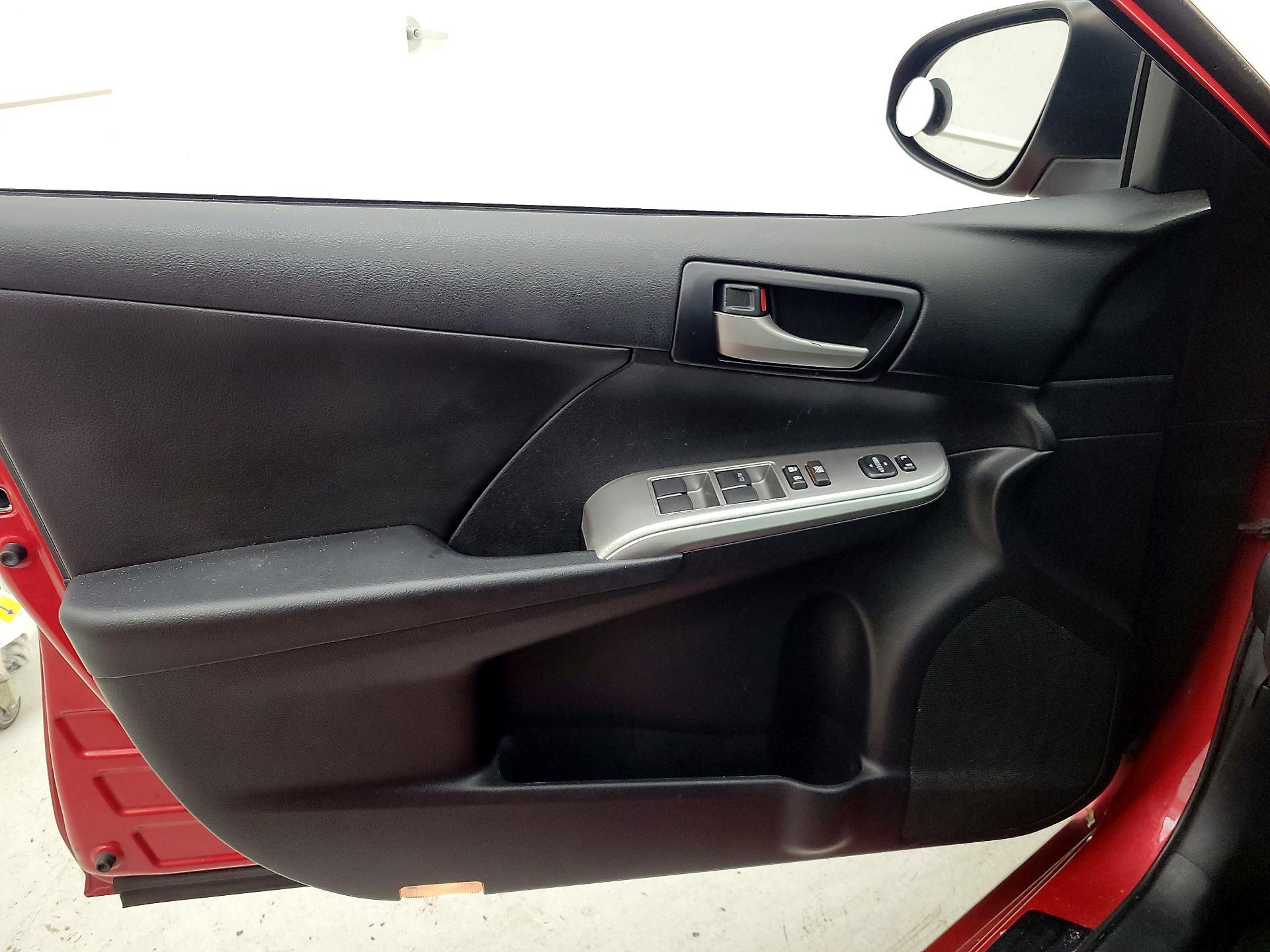 Thumbnail: 2014 Toyota Camry - 12