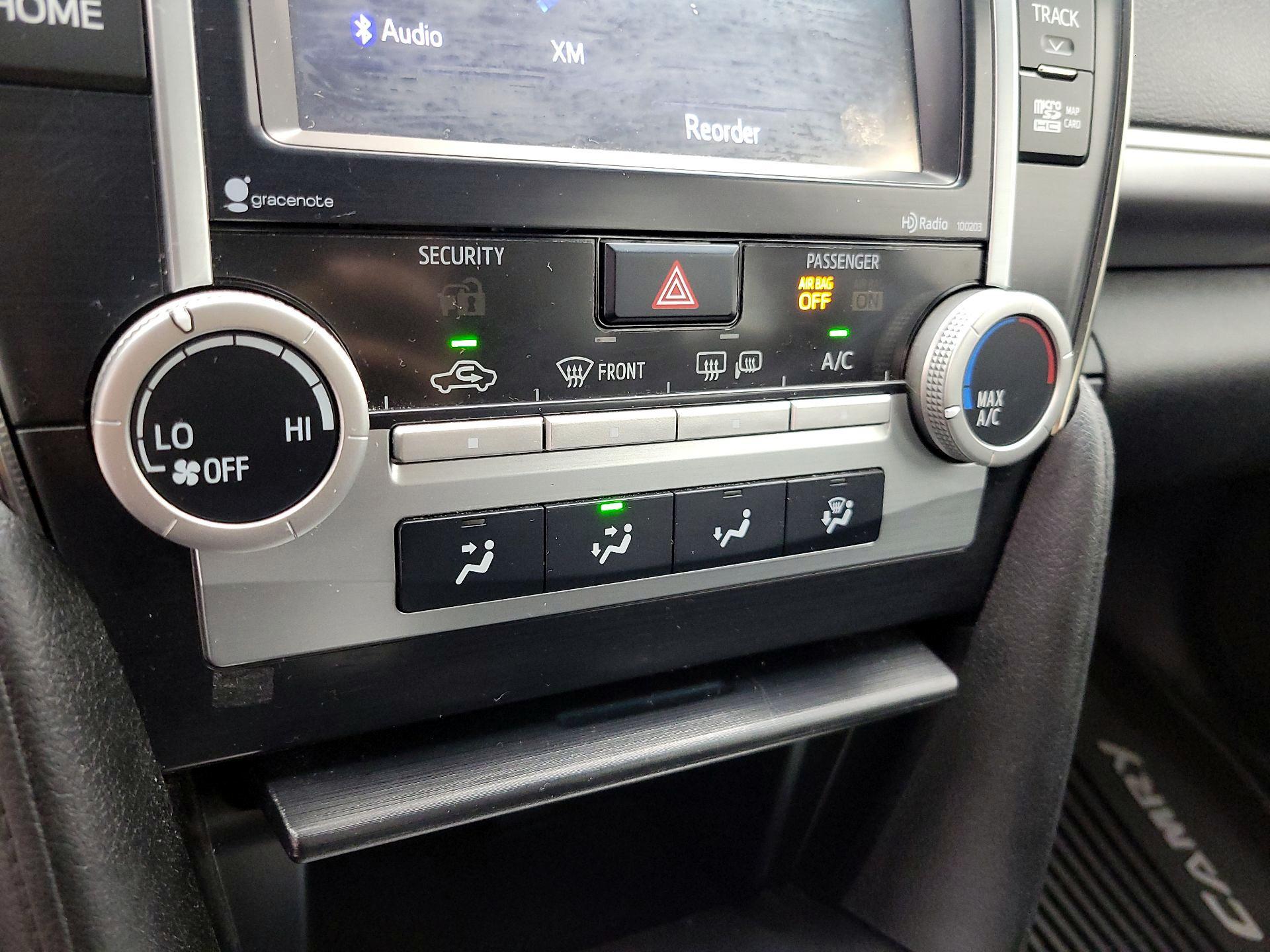 Thumbnail: 2014 Toyota Camry - 16