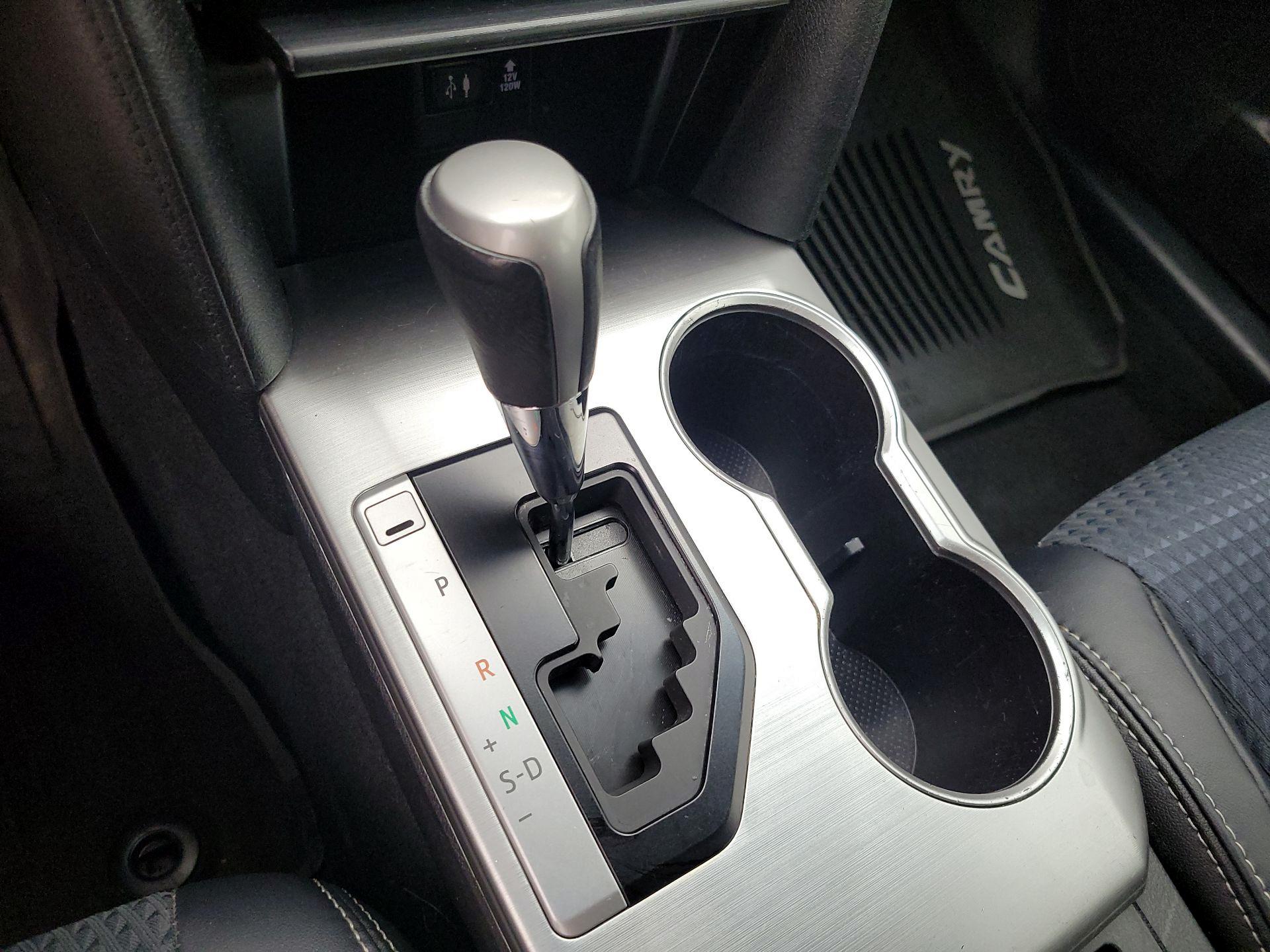 Thumbnail: 2014 Toyota Camry - 17