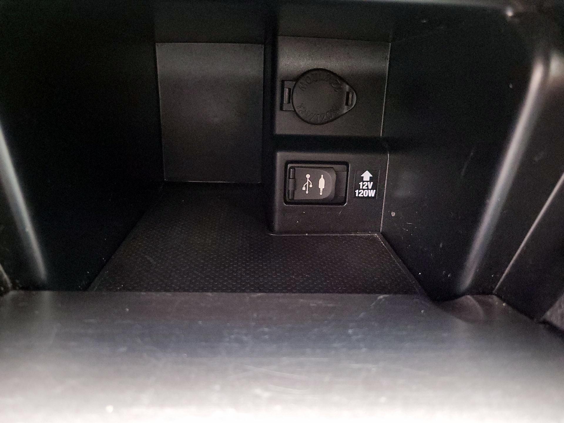 Thumbnail: 2014 Toyota Camry - 18