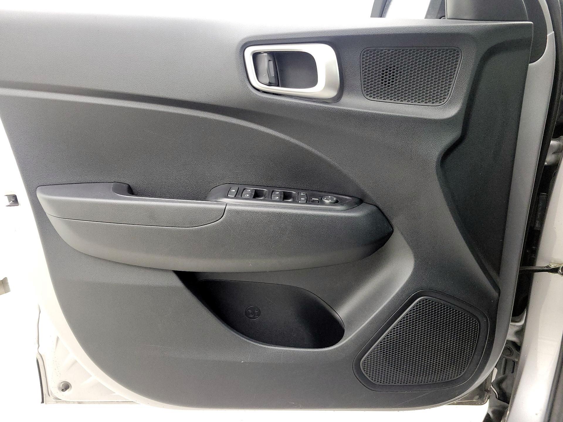 Thumbnail: 2023 Hyundai Venue - 12