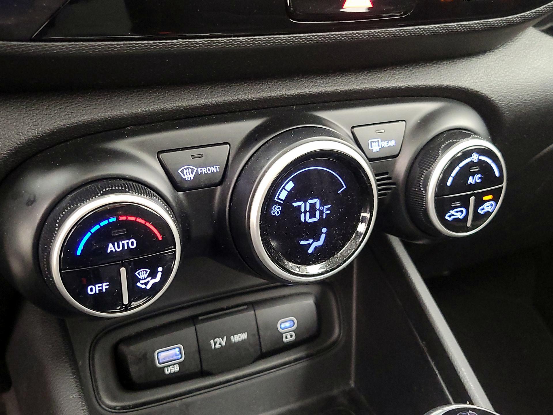 Thumbnail: 2023 Hyundai Venue - 16