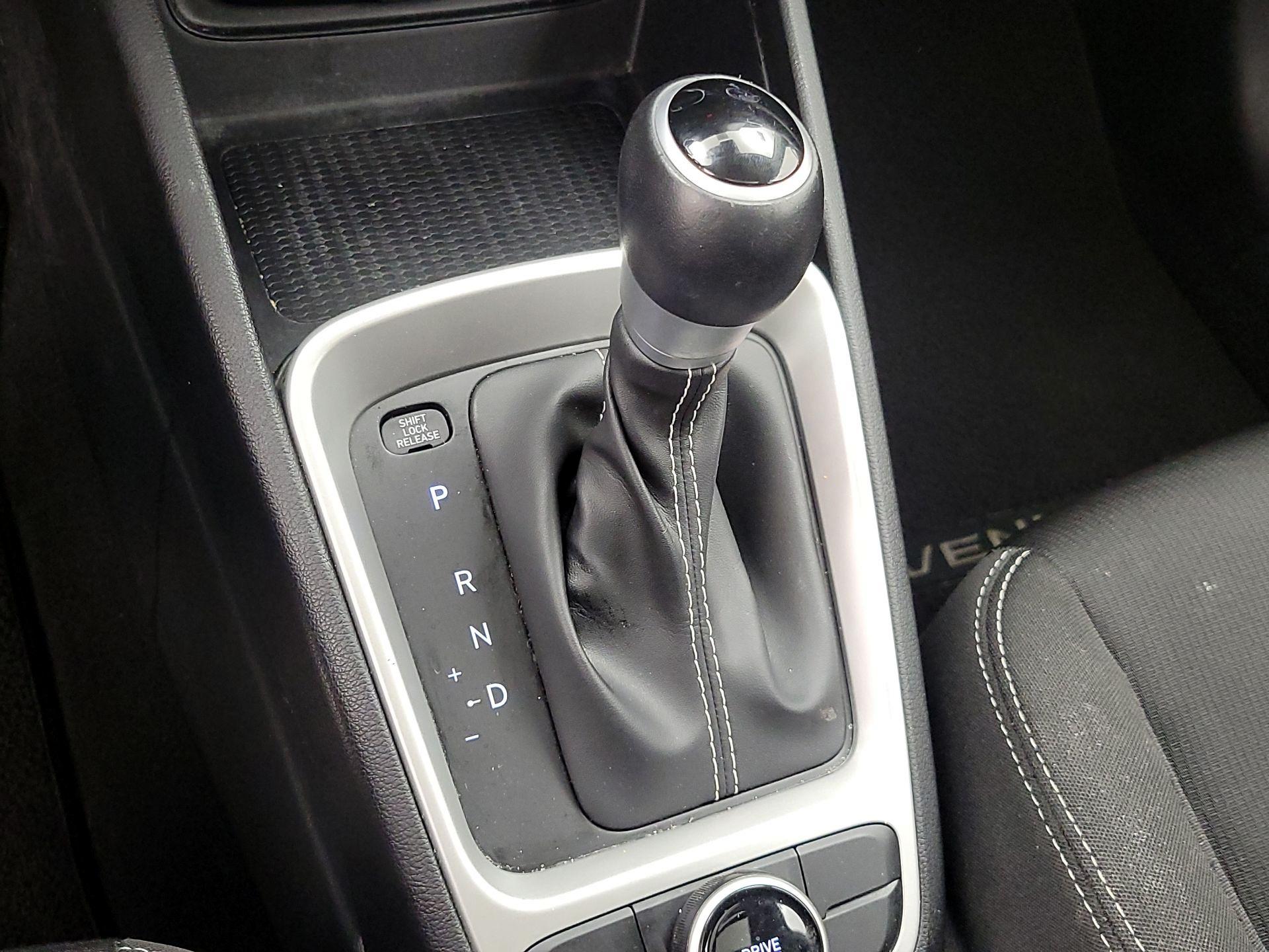 Thumbnail: 2023 Hyundai Venue - 17