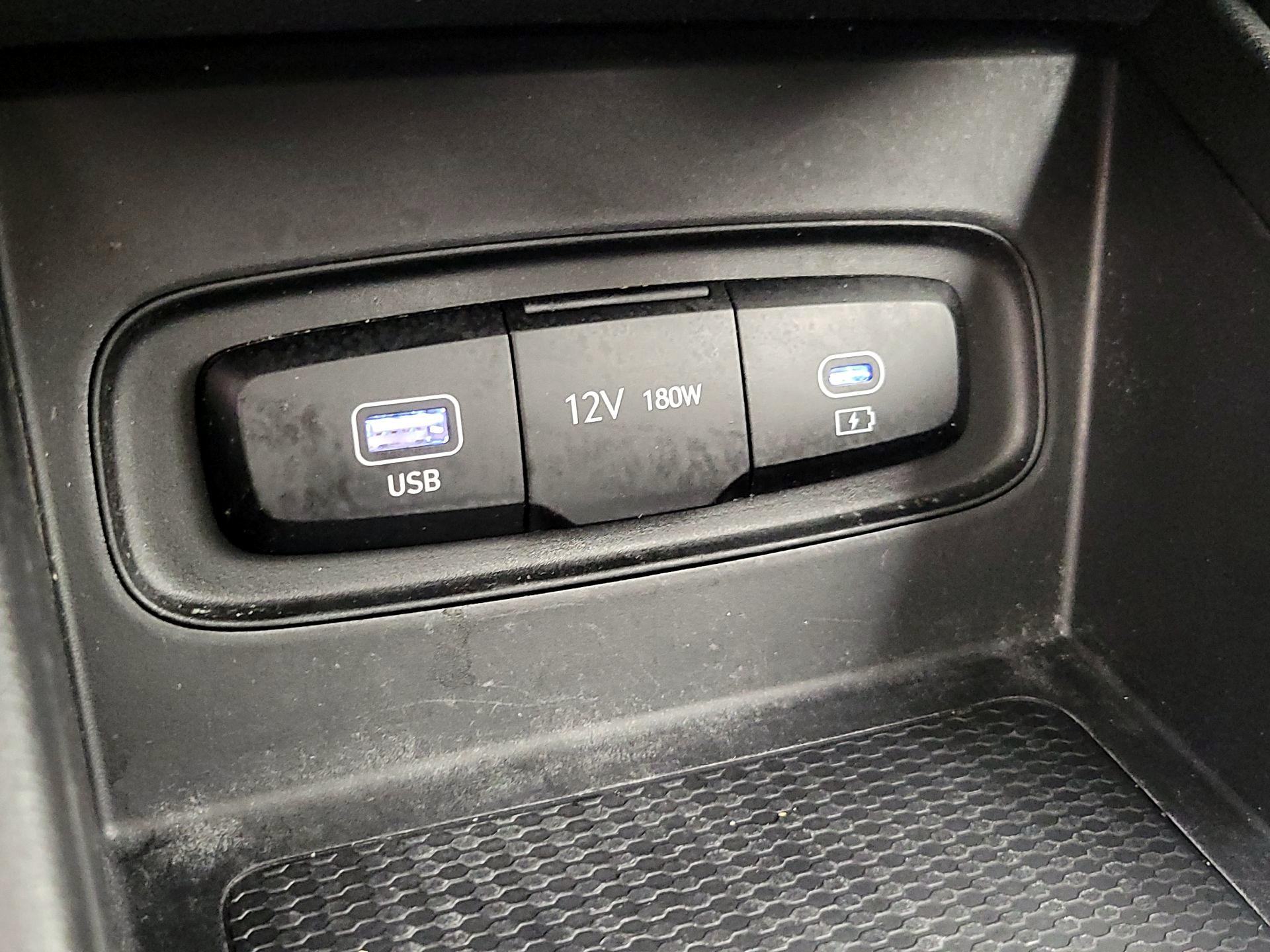 Thumbnail: 2023 Hyundai Venue - 18