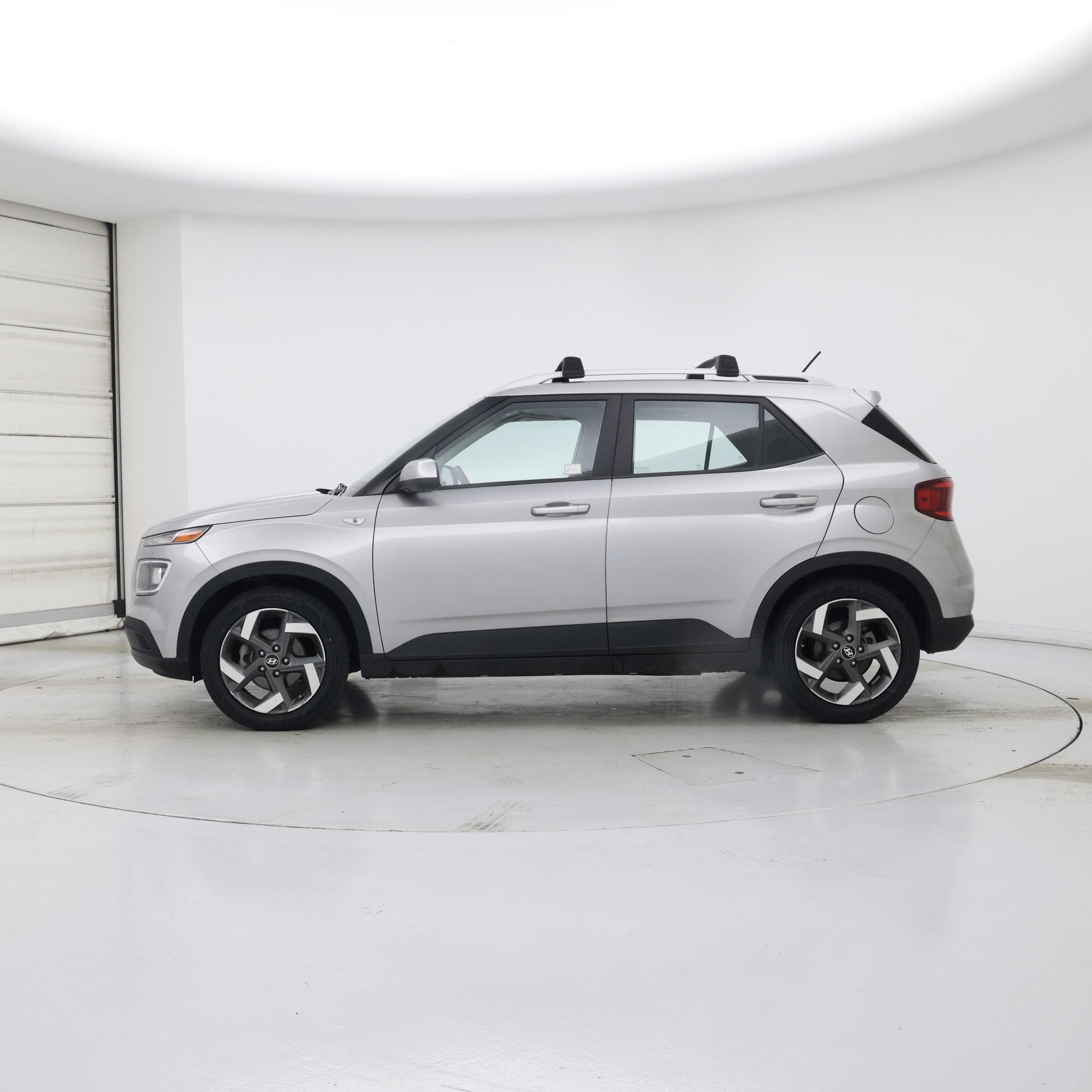 Thumbnail: 2023 Hyundai Venue - 3