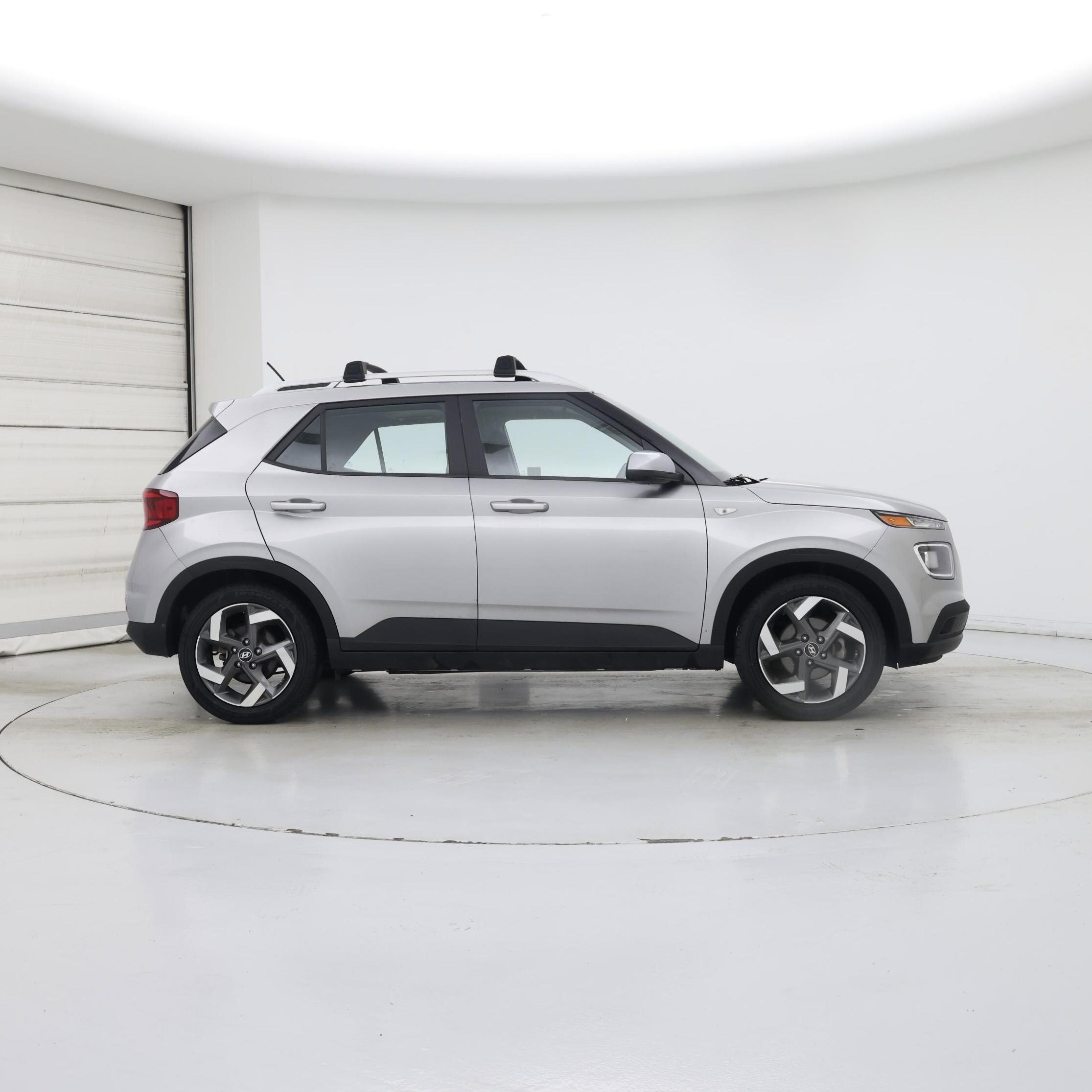 Thumbnail: 2023 Hyundai Venue - 7