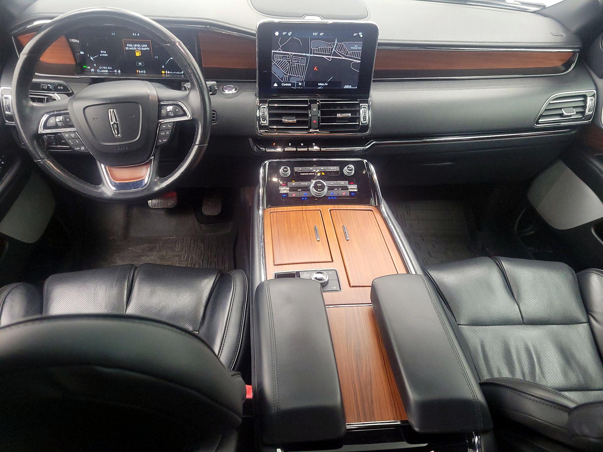 Thumbnail: 2018 Lincoln Navigator - 9