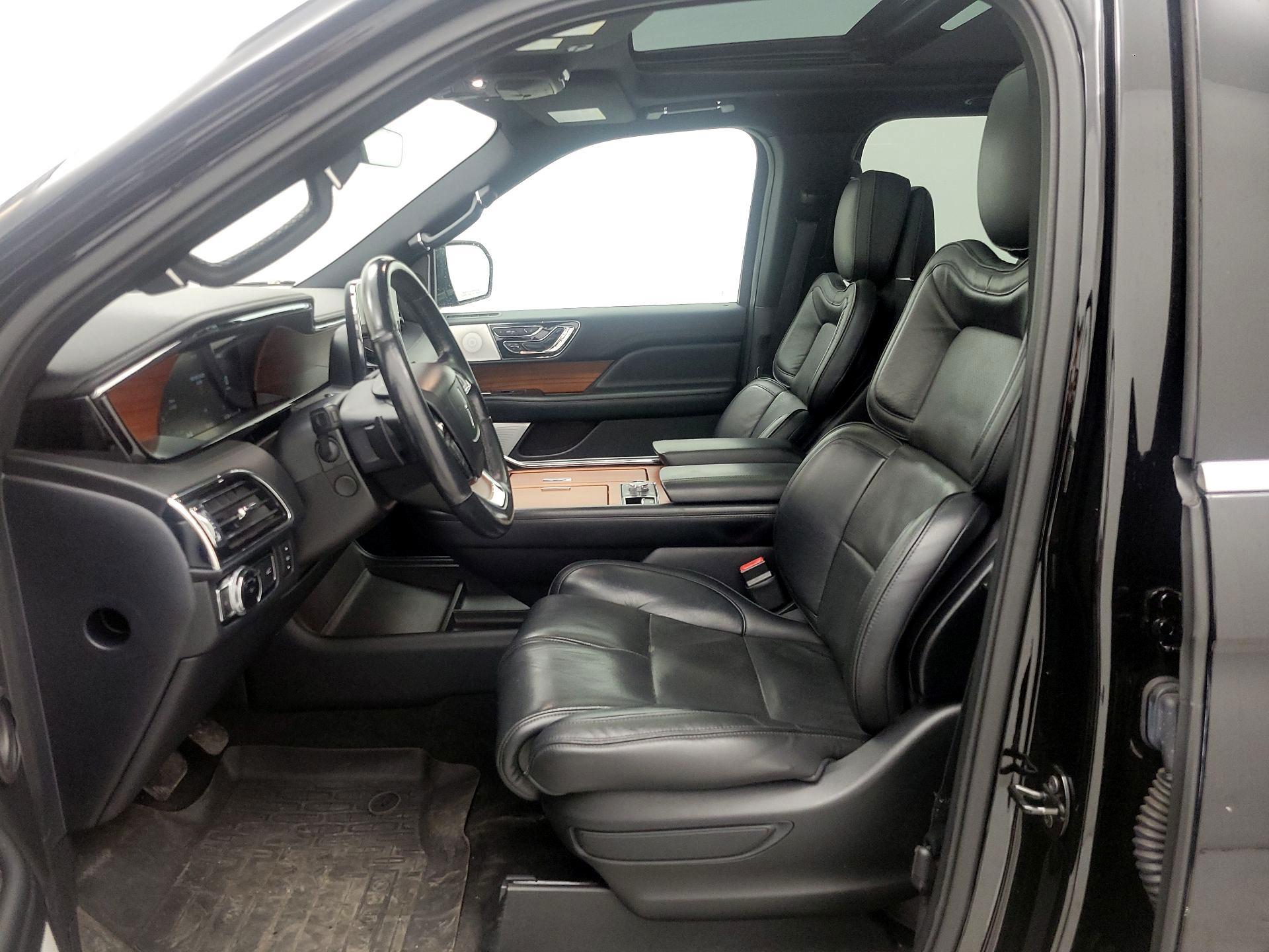 Thumbnail: 2018 Lincoln Navigator - 11