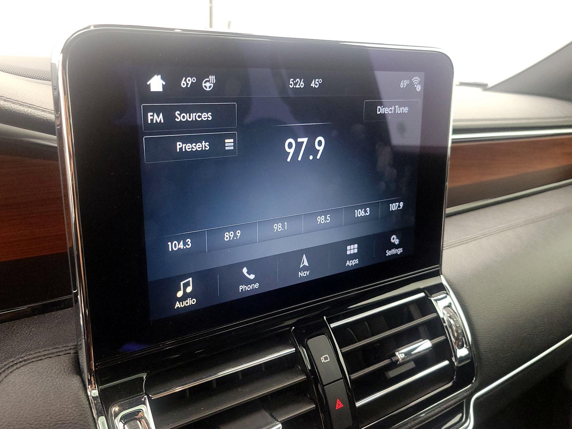 Thumbnail: 2018 Lincoln Navigator - 16