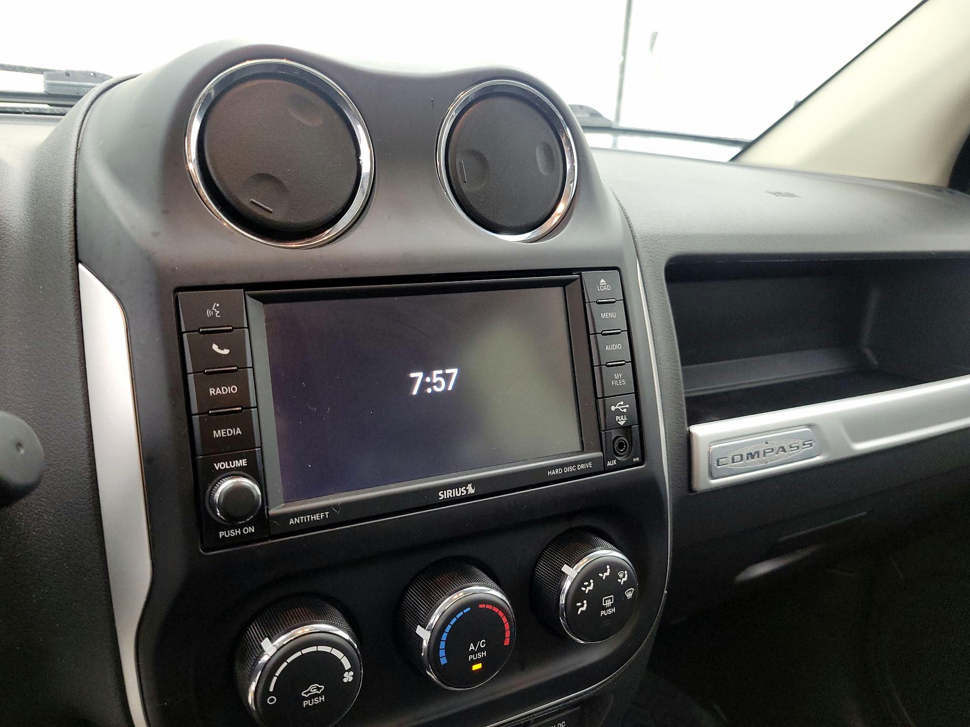 Thumbnail: 2017 Jeep Compass - 14