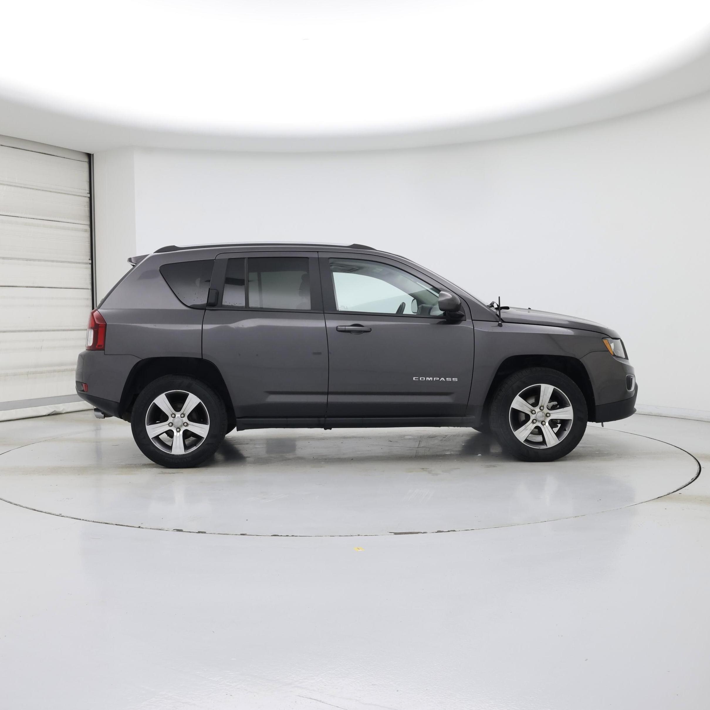 Thumbnail: 2017 Jeep Compass - 7