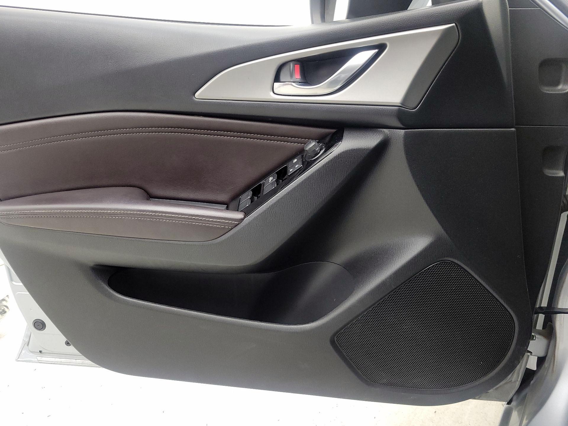 Thumbnail: 2018 Mazda Mazda3 - 12