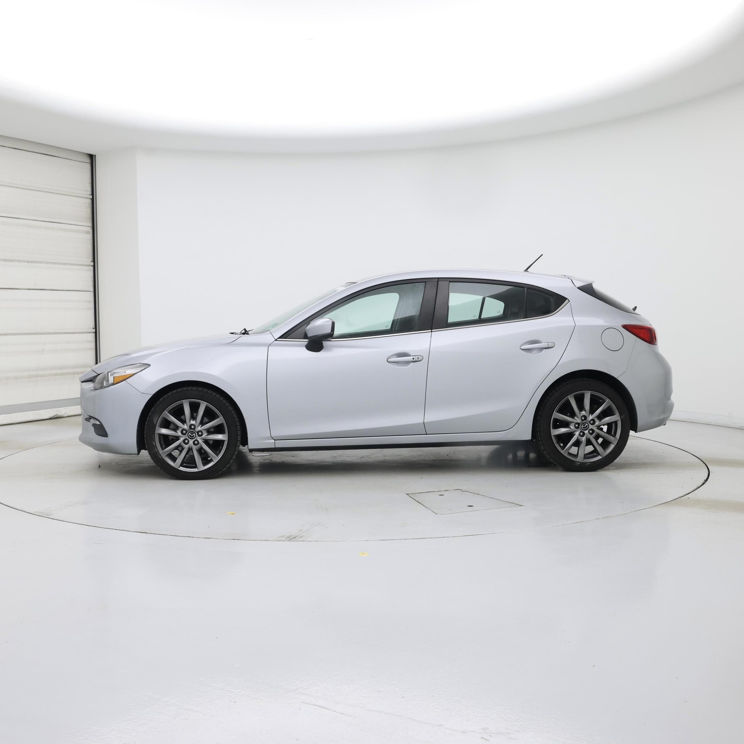 Thumbnail: 2018 Mazda Mazda3 - 3