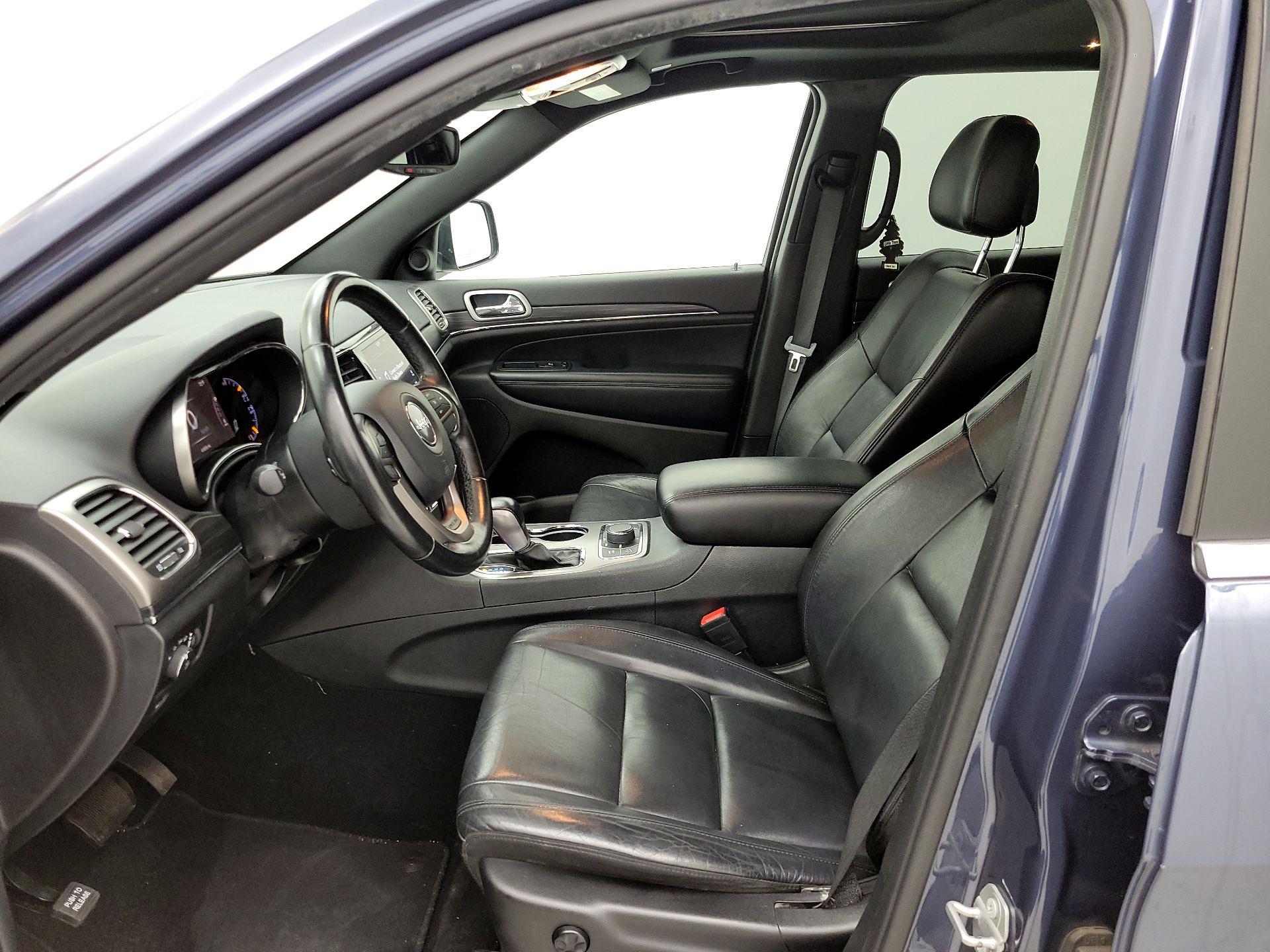 Thumbnail: 2020 Jeep Grand Cherokee - 11