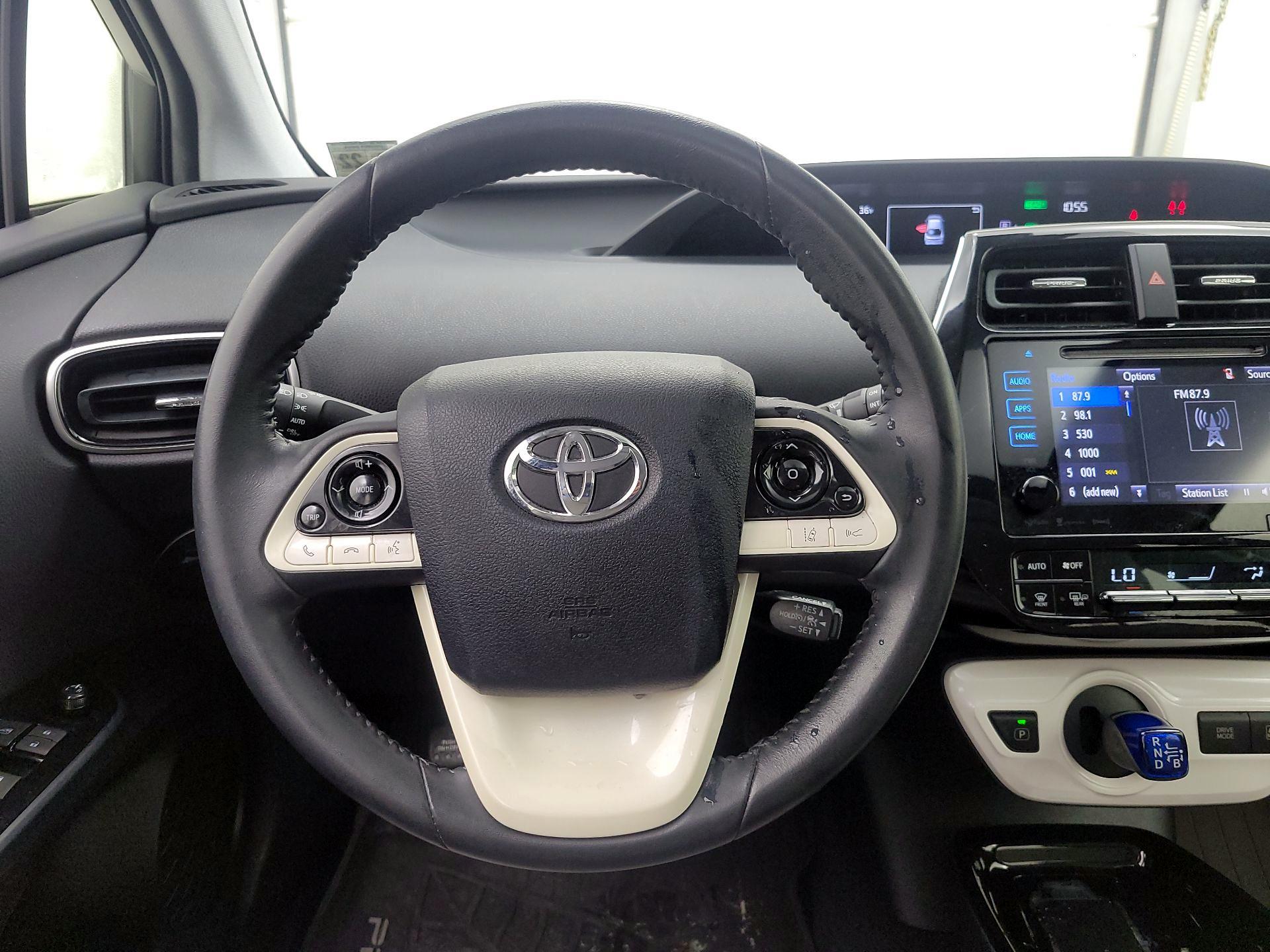 Thumbnail: 2017 Toyota Prius - 10