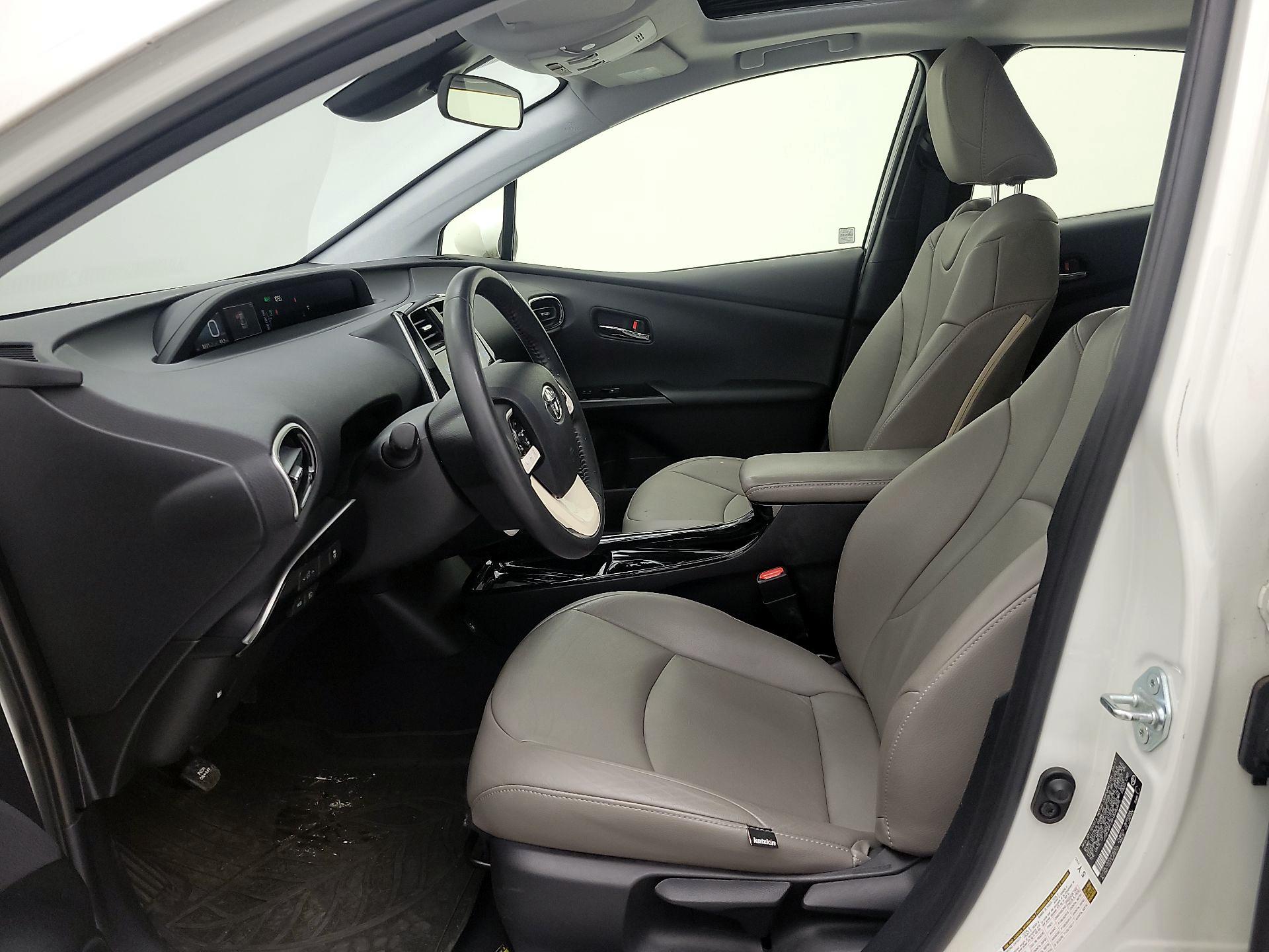 Thumbnail: 2017 Toyota Prius - 11