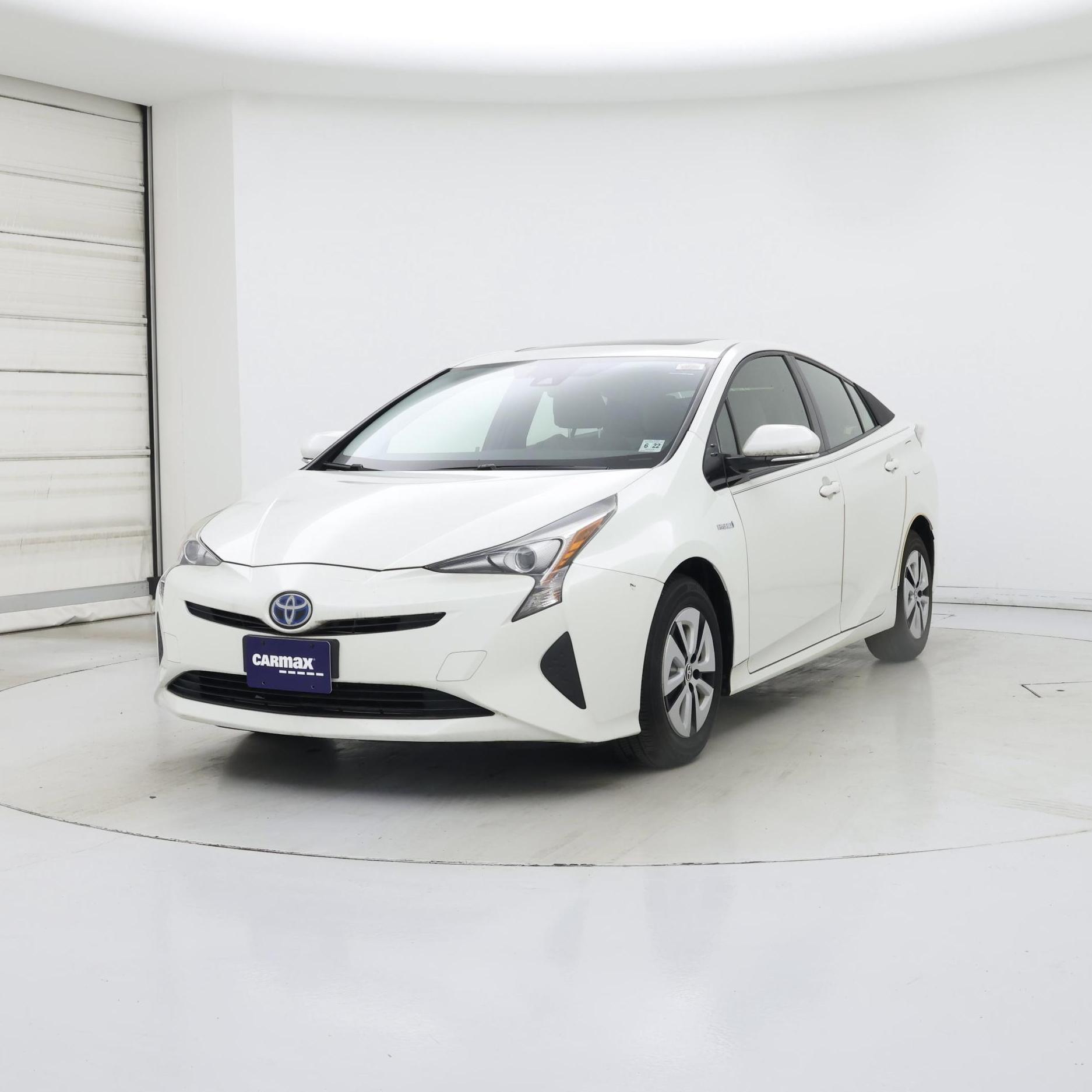 Thumbnail: 2017 Toyota Prius - 4