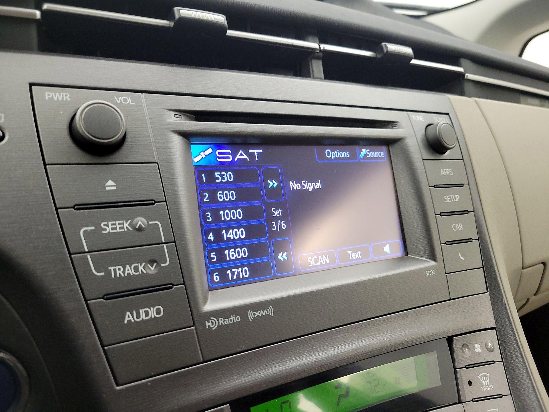 Thumbnail: 2015 Toyota Prius - 15