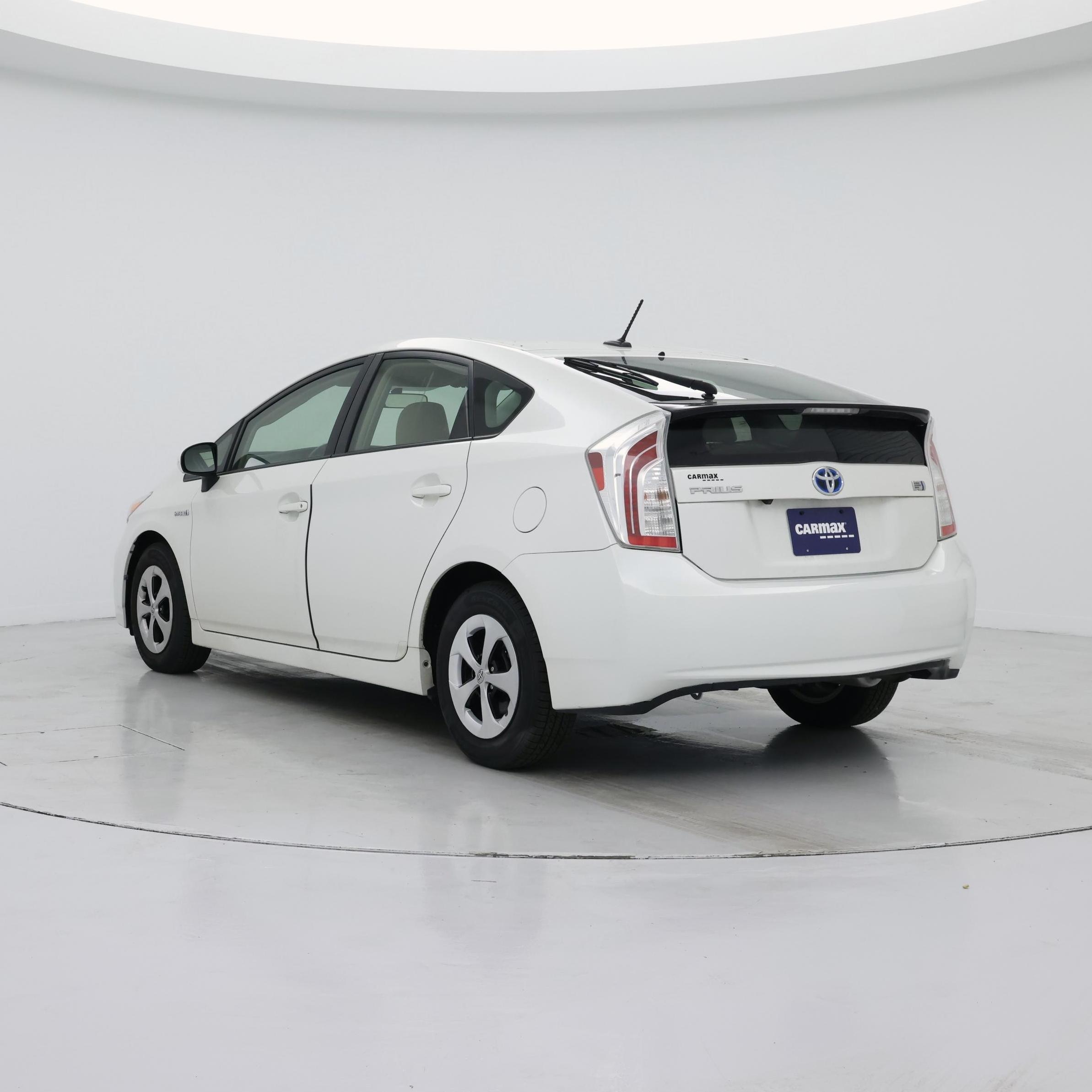 Thumbnail: 2015 Toyota Prius - 2