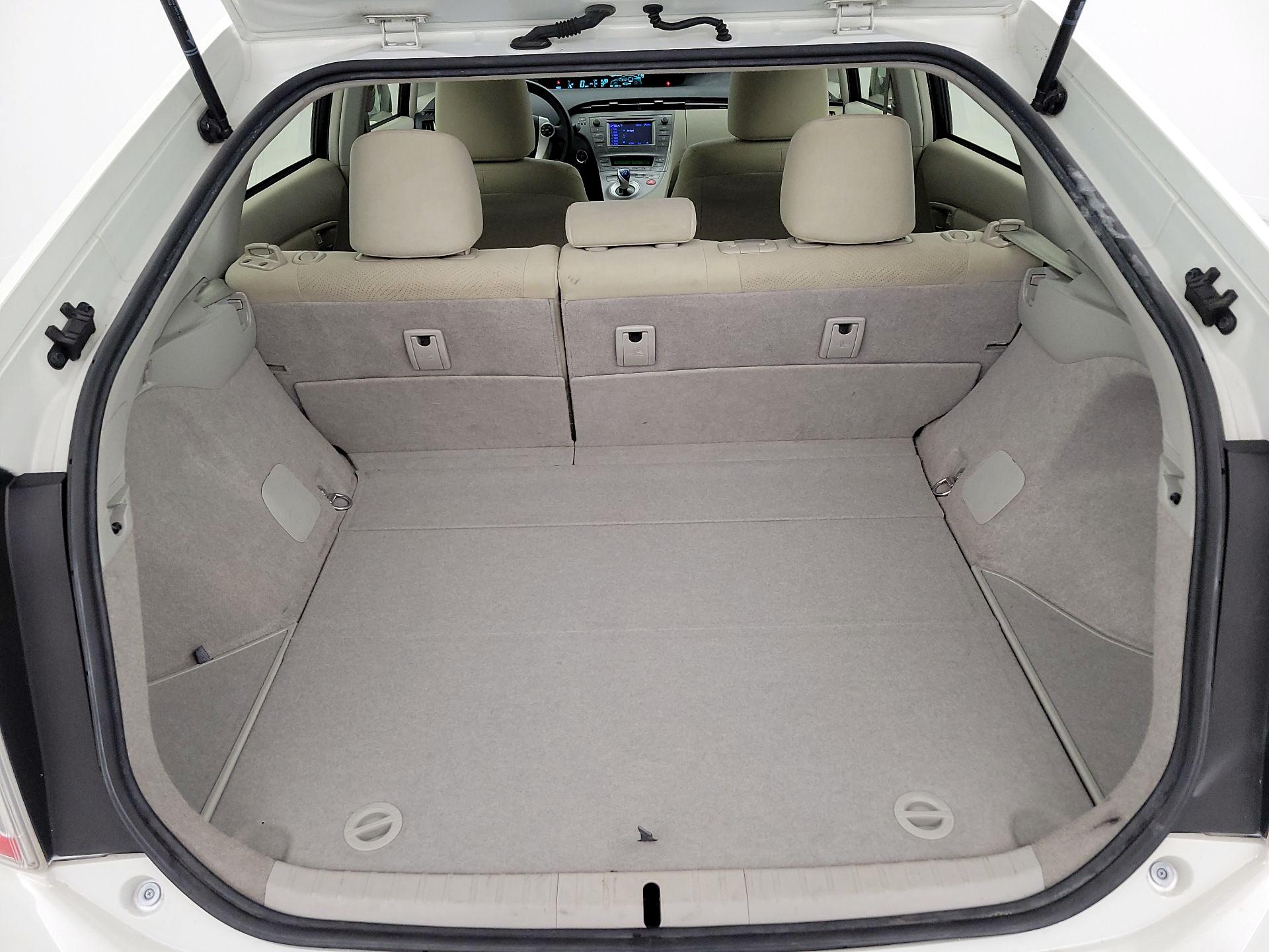 Thumbnail: 2015 Toyota Prius - 19