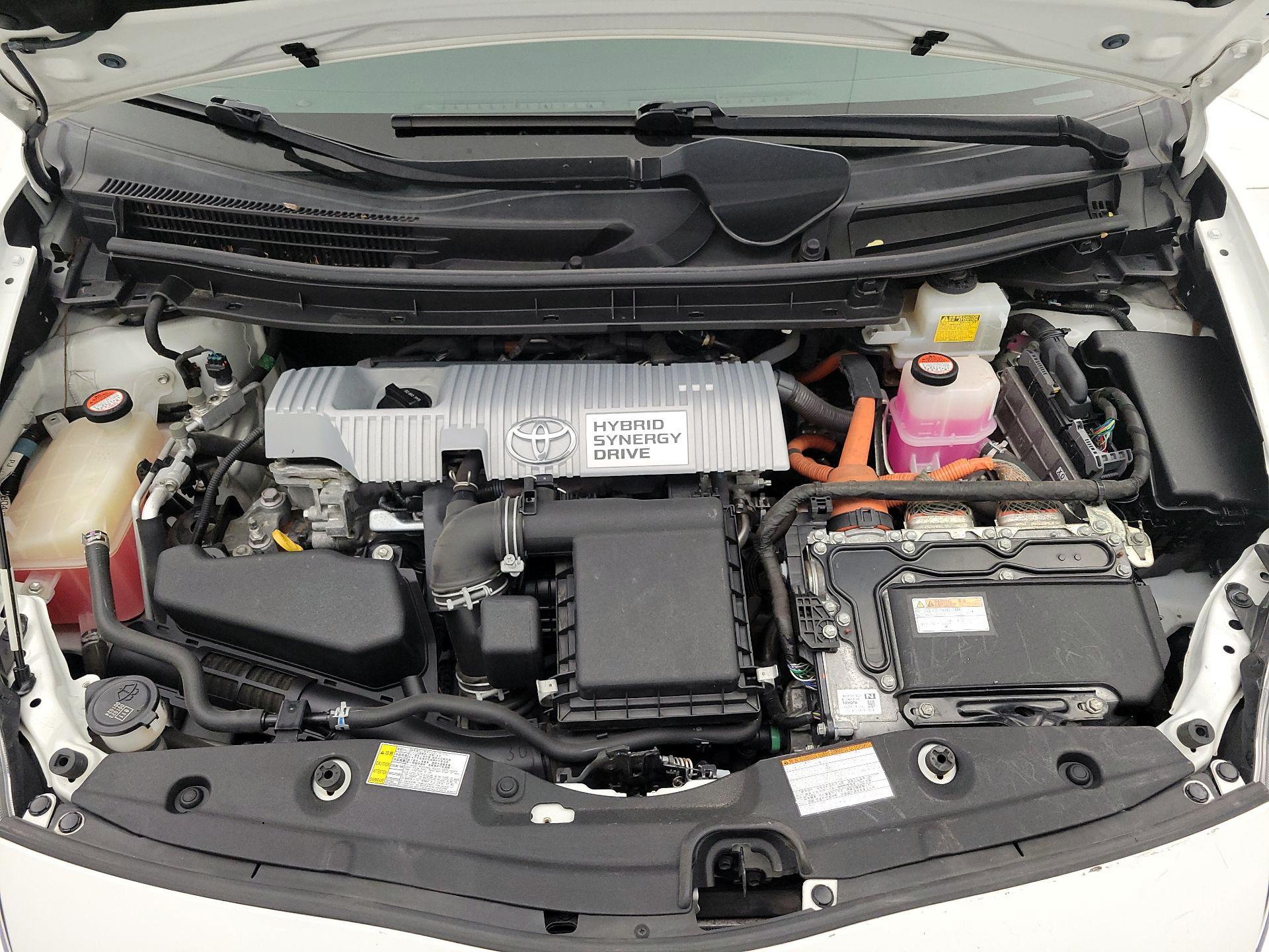 Thumbnail: 2015 Toyota Prius - 20