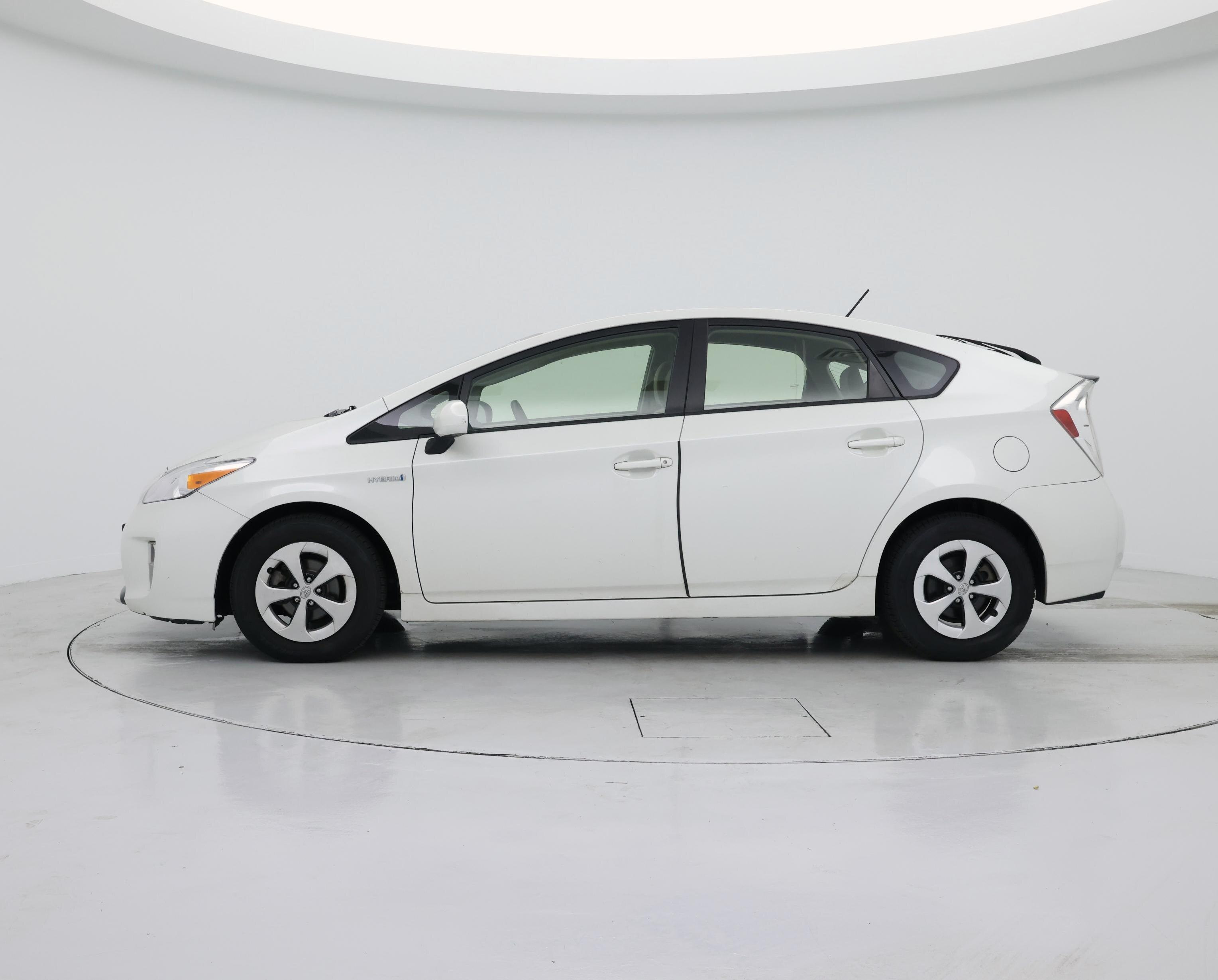 Thumbnail: 2015 Toyota Prius - 3