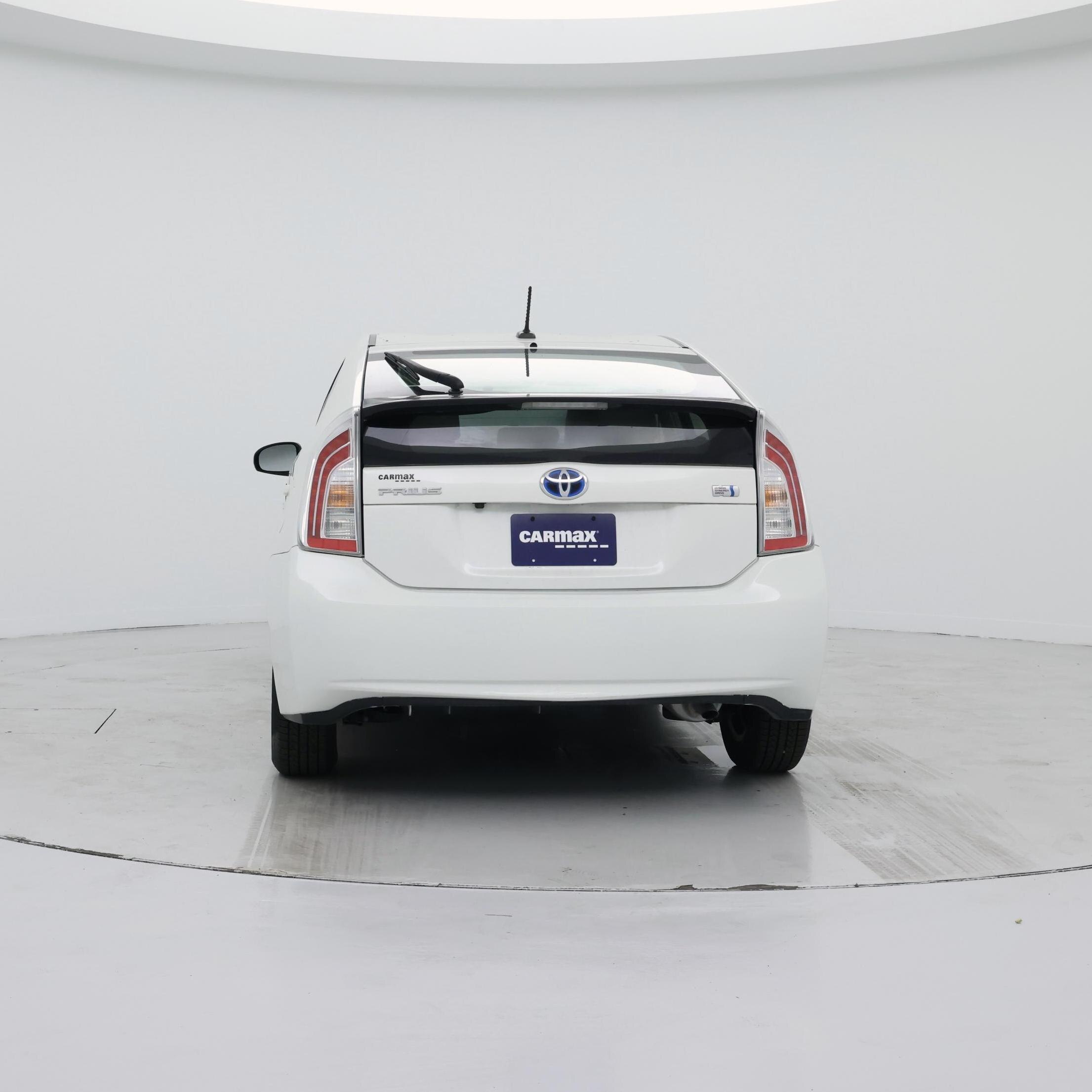 Thumbnail: 2015 Toyota Prius - 6