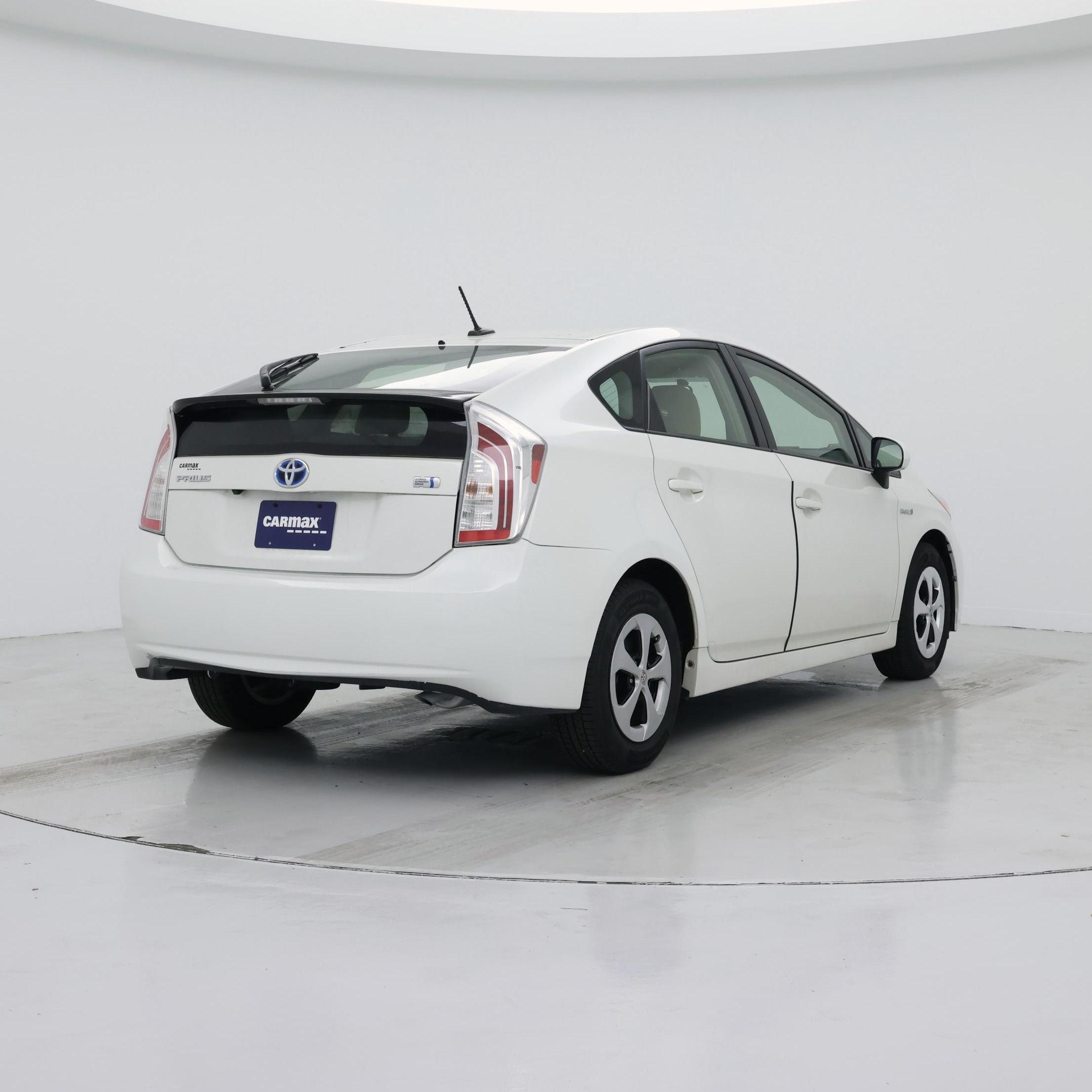 Thumbnail: 2015 Toyota Prius - 8