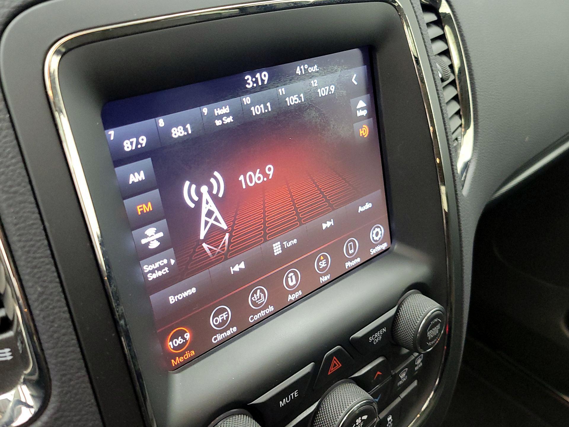 Thumbnail: 2019 Dodge Durango - 16