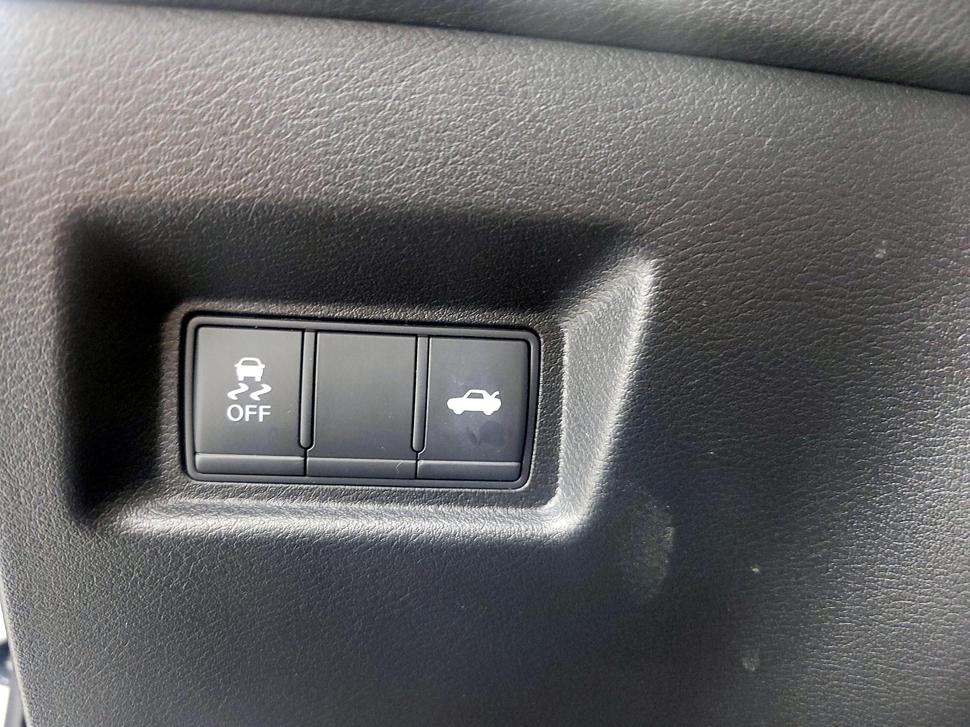 Thumbnail: 2019 INFINITI Q50 - 13