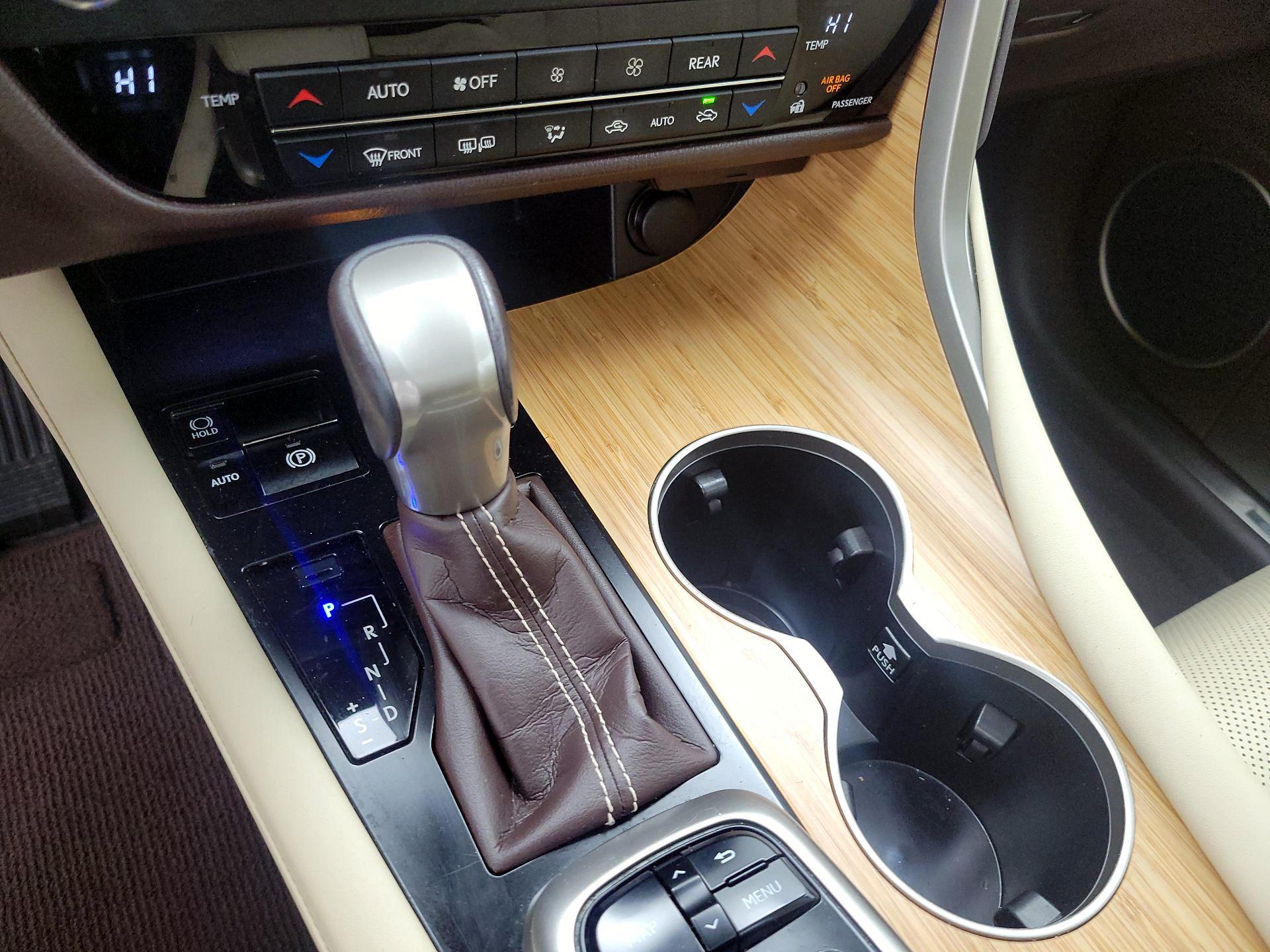 Thumbnail: 2018 Lexus RX - 17