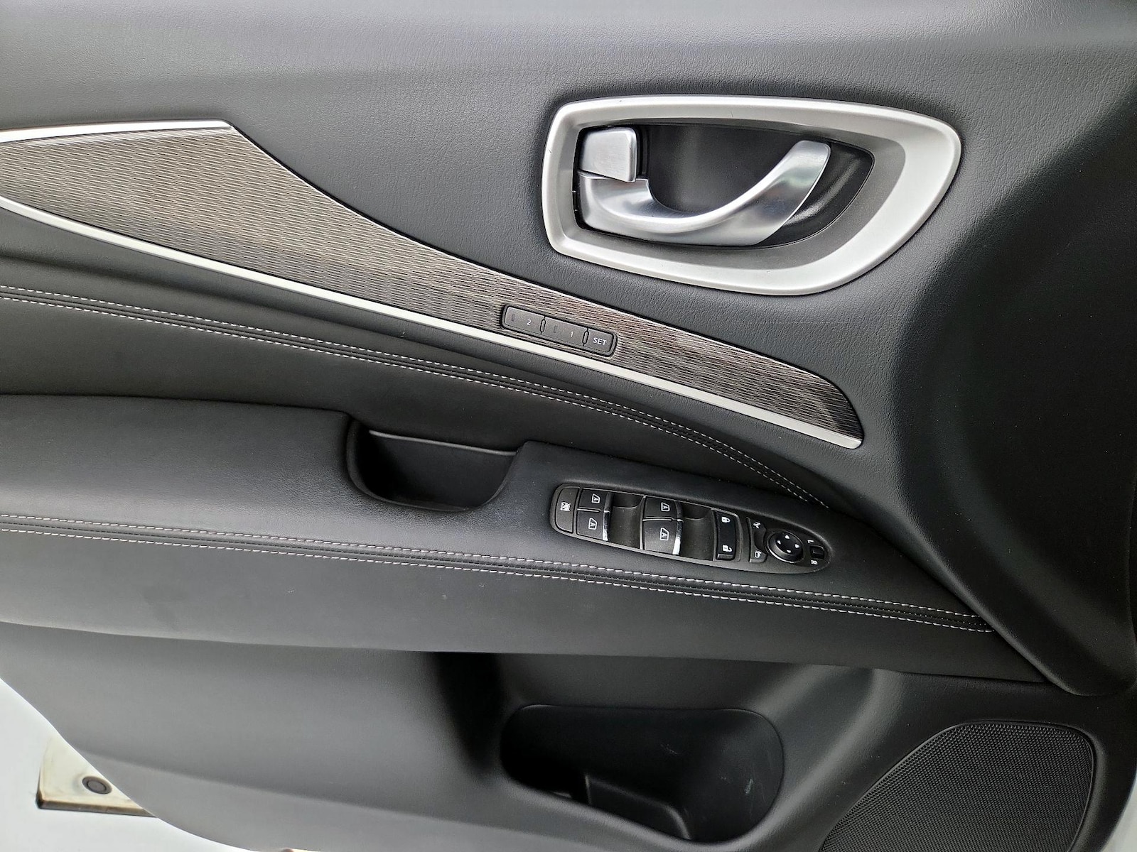 2019 INFINITI QX60 LUXE - Photo 13