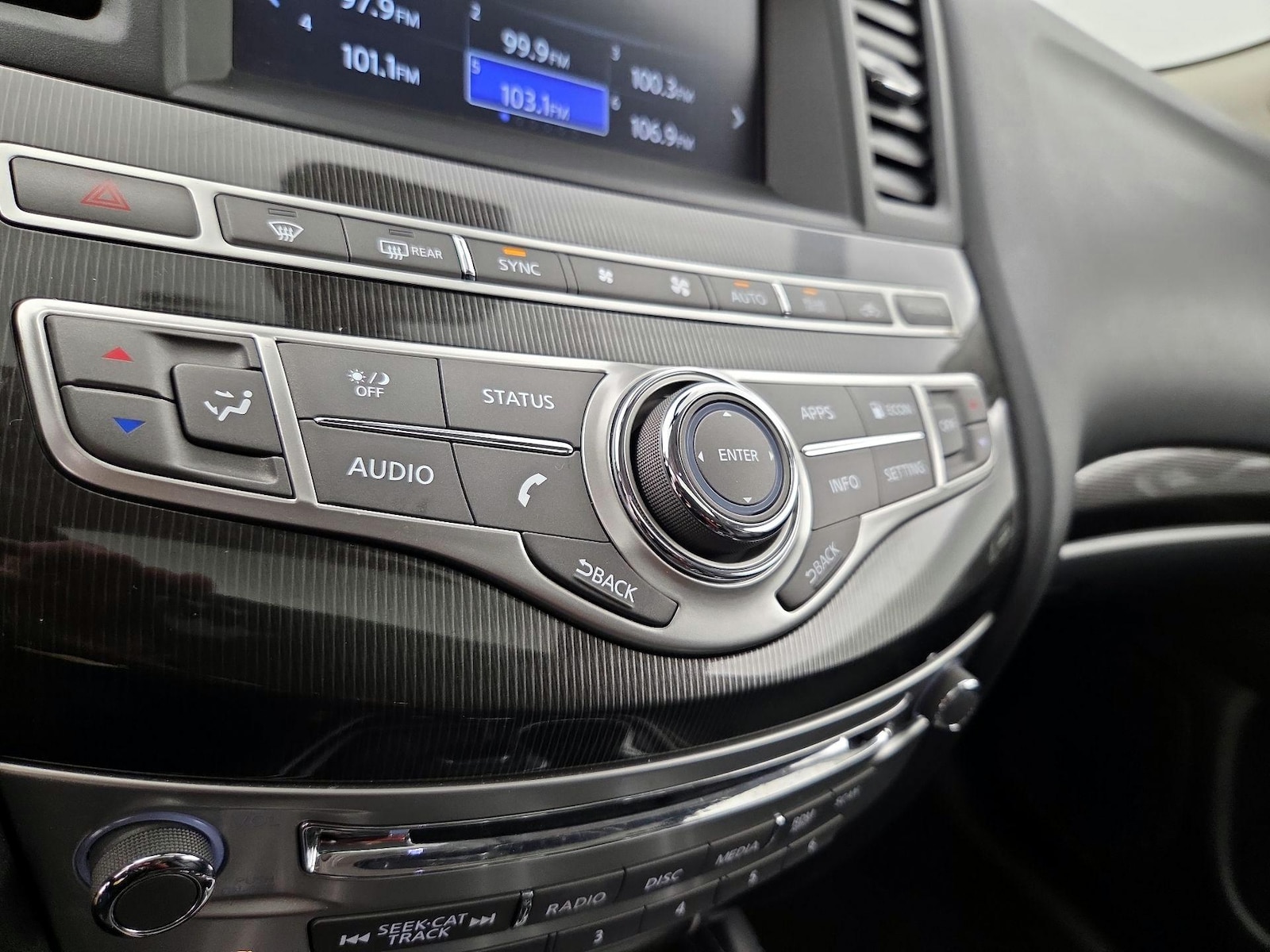 2019 INFINITI QX60 LUXE - Photo 17
