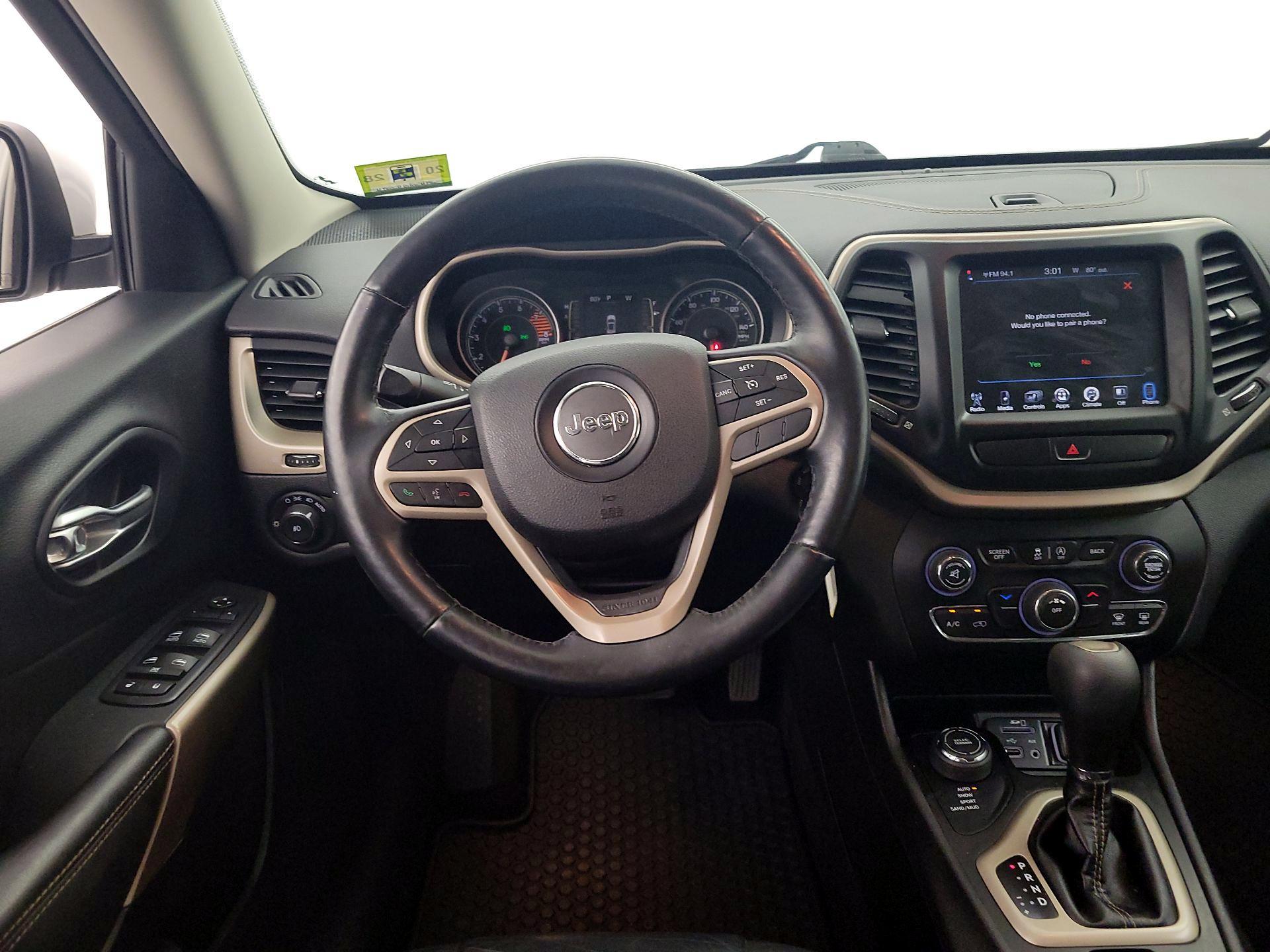 Thumbnail: 2017 Jeep Cherokee - 10
