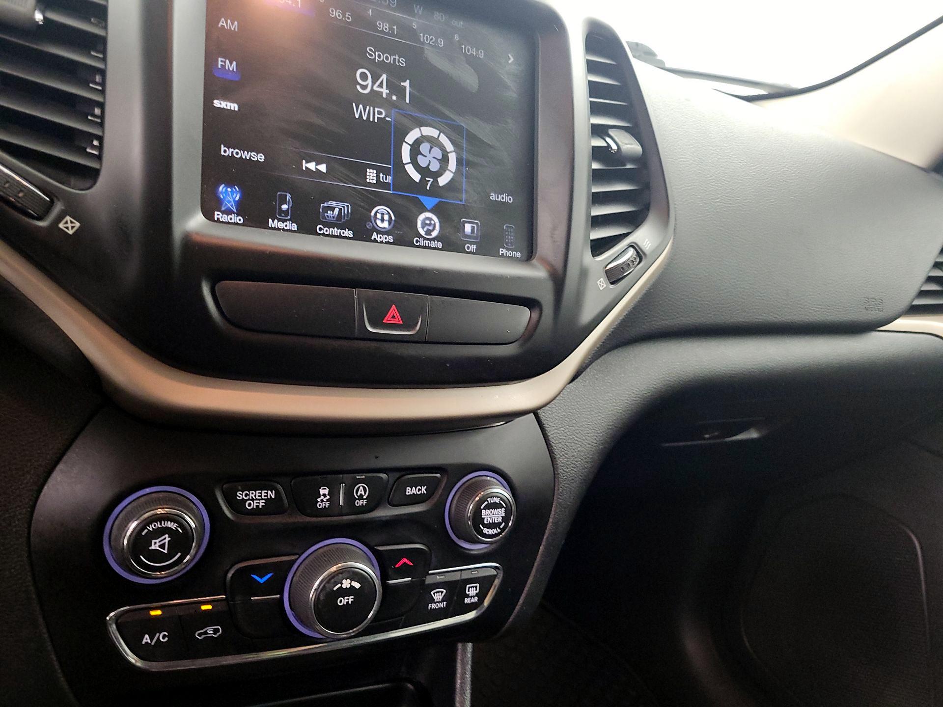 Thumbnail: 2017 Jeep Cherokee - 16