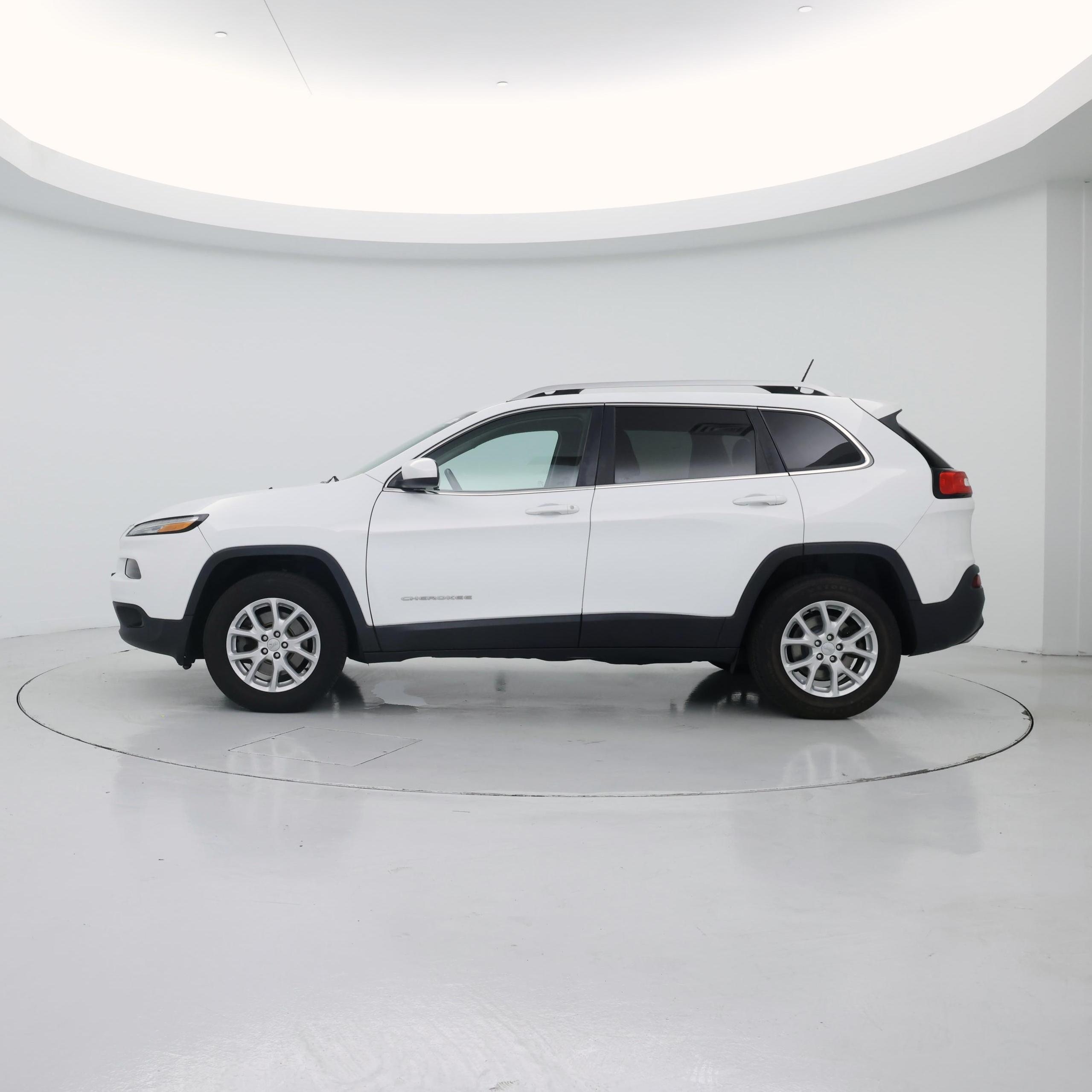Thumbnail: 2017 Jeep Cherokee - 3