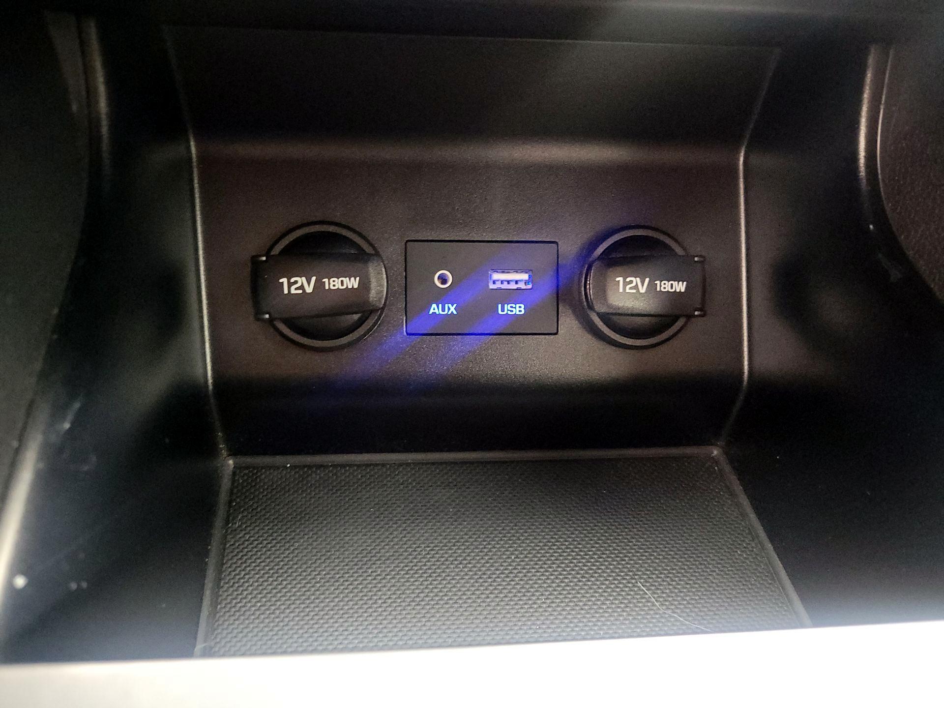 Thumbnail: 2020 Hyundai Elantra - 18