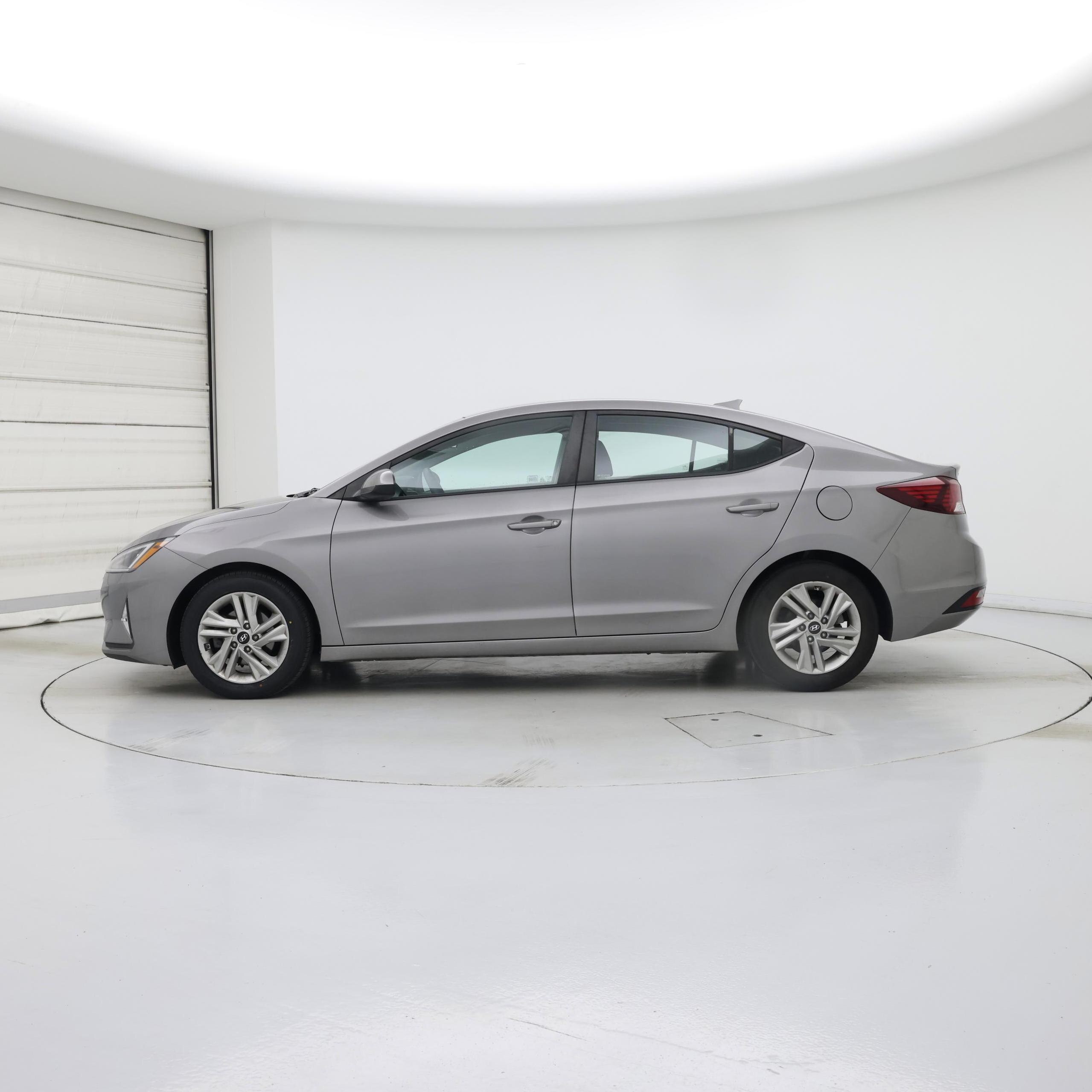 Thumbnail: 2020 Hyundai Elantra - 3