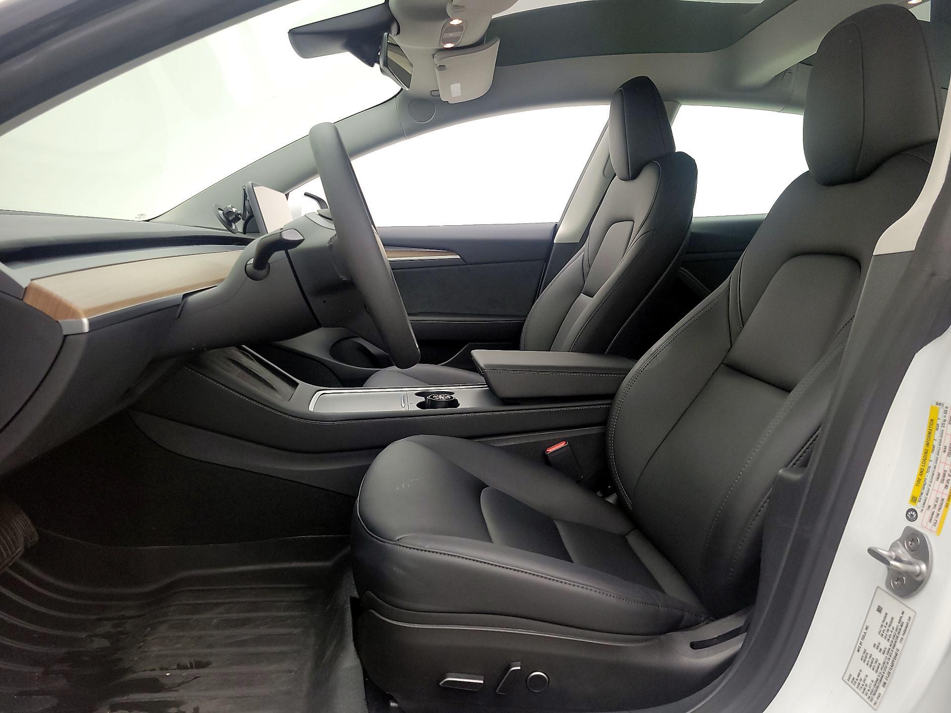 Thumbnail: 2023 Tesla Model 3 - 11