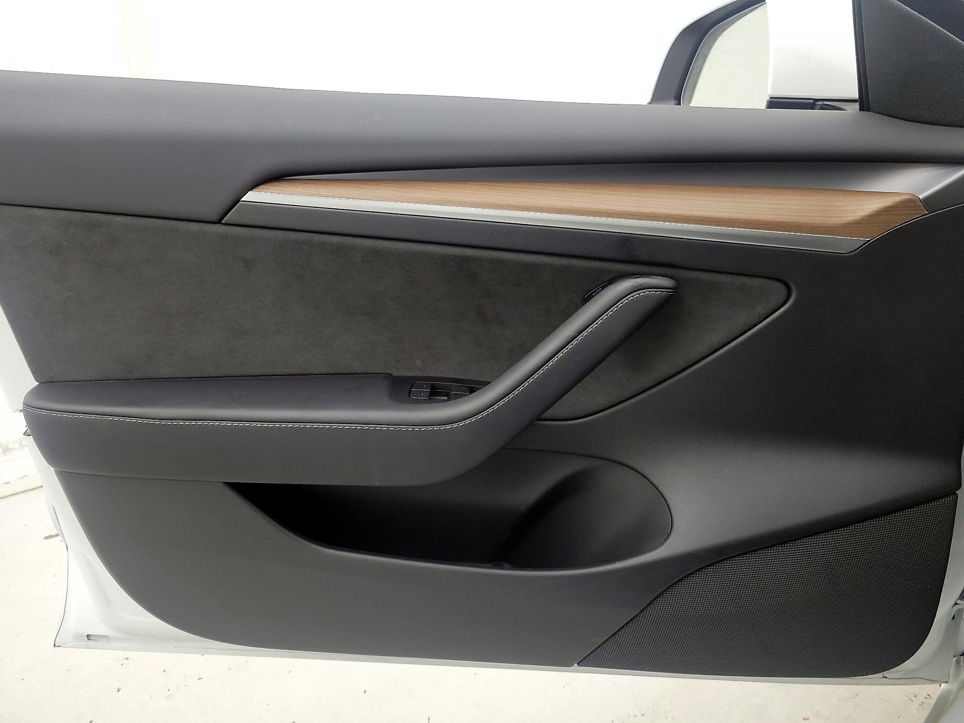 Thumbnail: 2023 Tesla Model 3 - 12