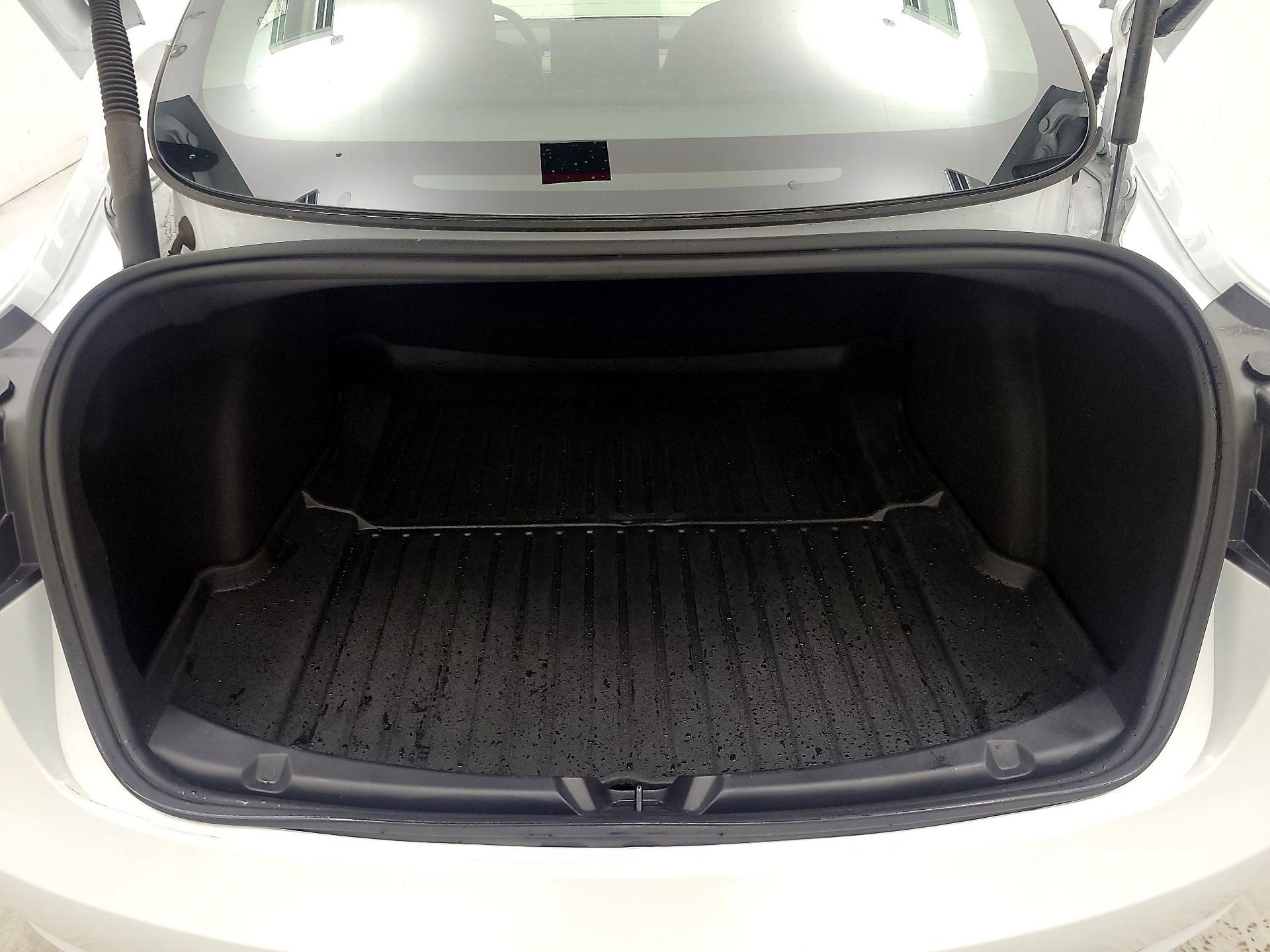 Thumbnail: 2023 Tesla Model 3 - 19