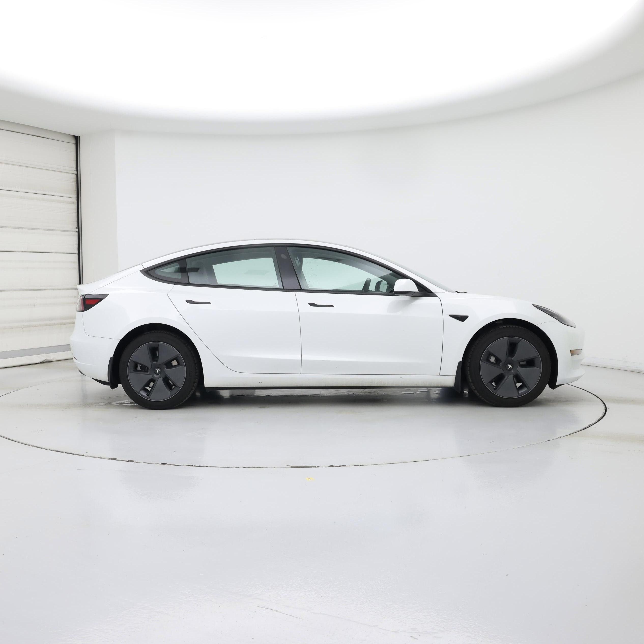 Thumbnail: 2023 Tesla Model 3 - 7