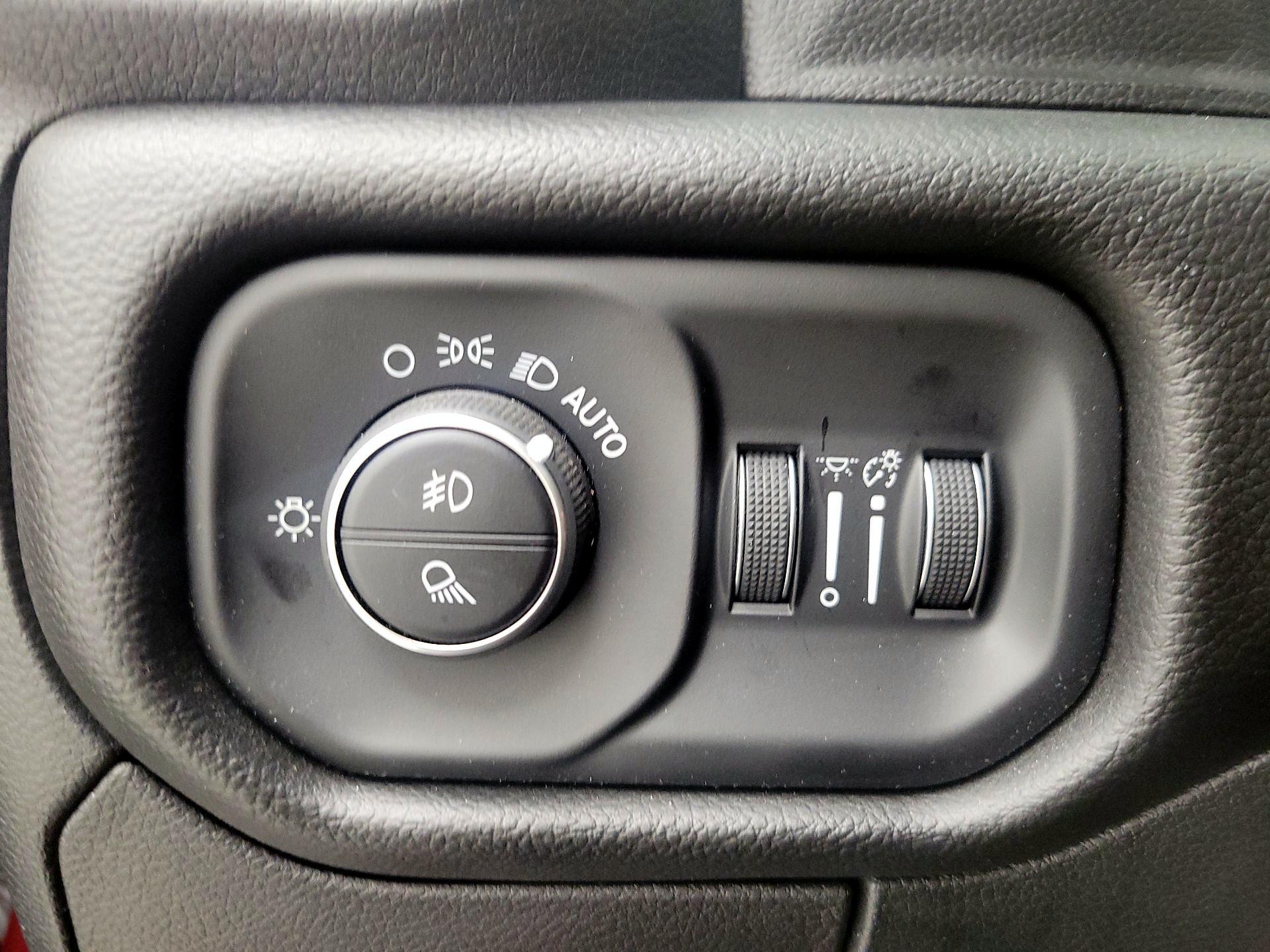 Thumbnail: 2025 RAM 1500 - 13