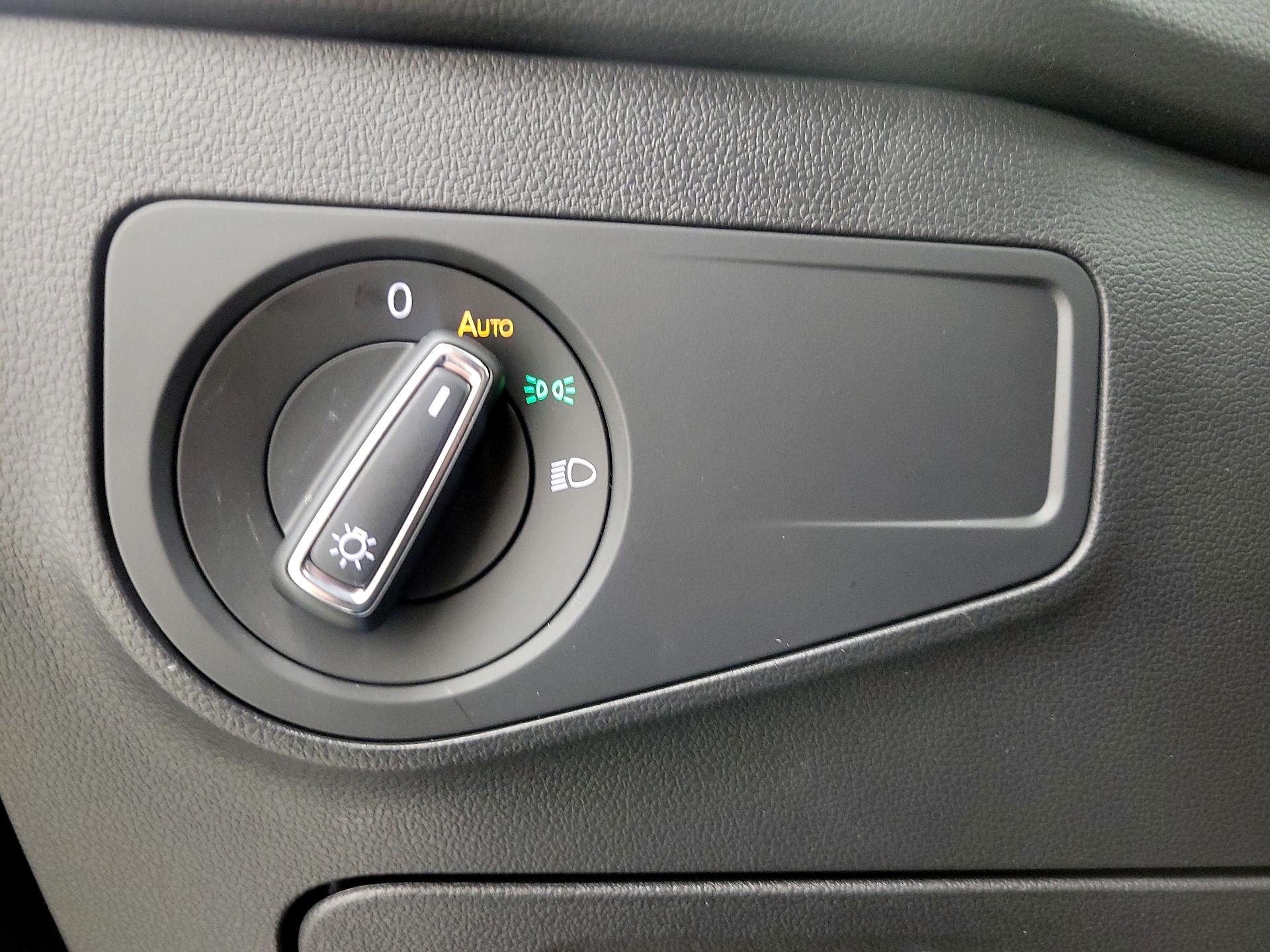 Thumbnail: 2022 Volkswagen Tiguan - 13