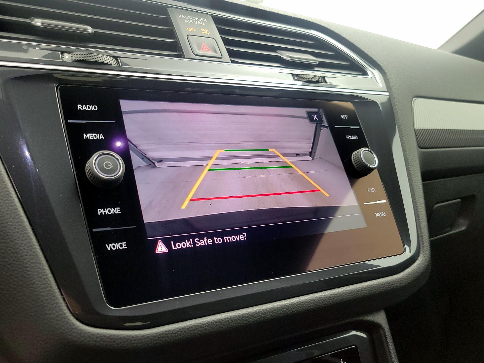 Thumbnail: 2022 Volkswagen Tiguan - 14