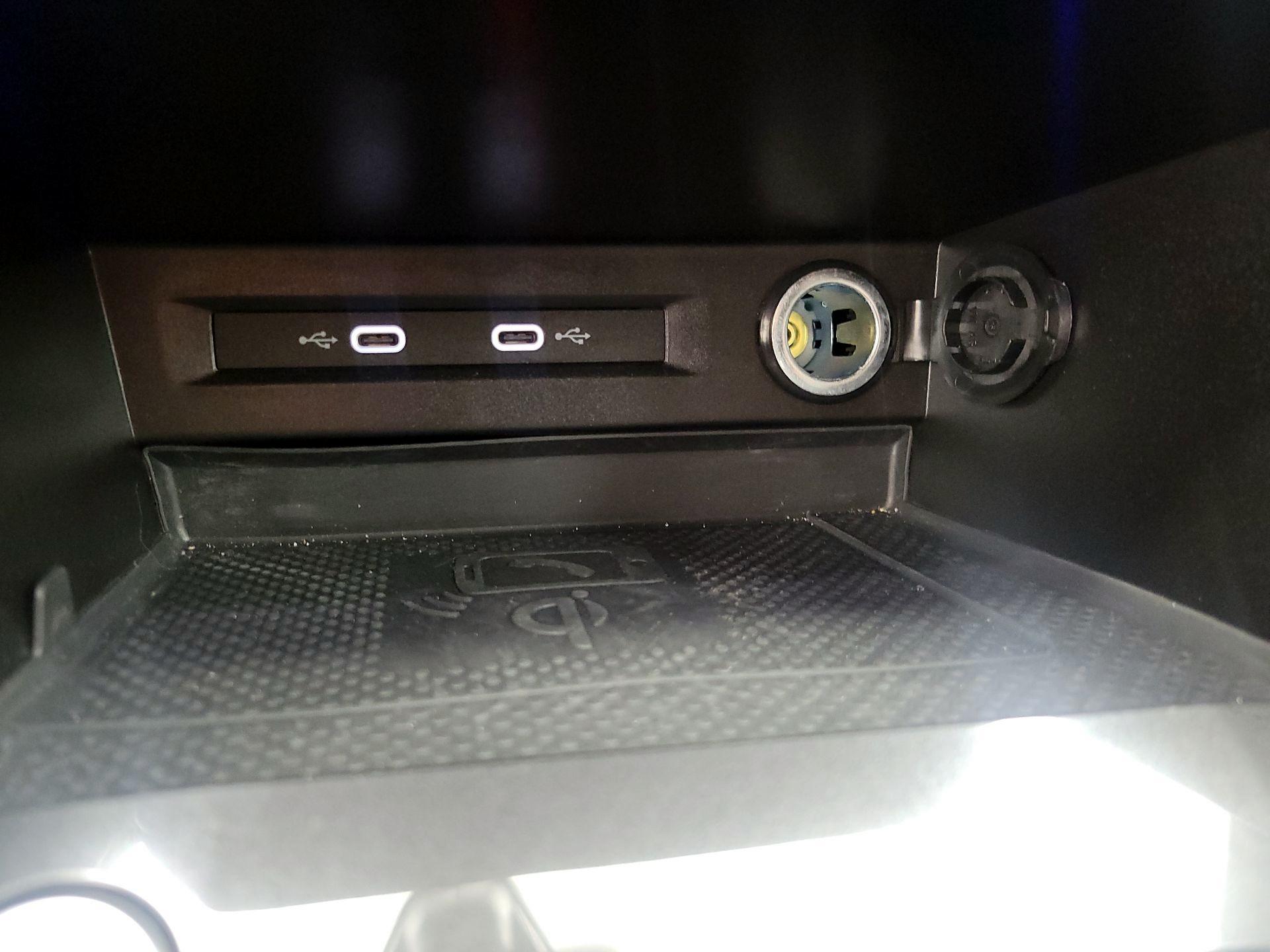 Thumbnail: 2022 Volkswagen Tiguan - 18