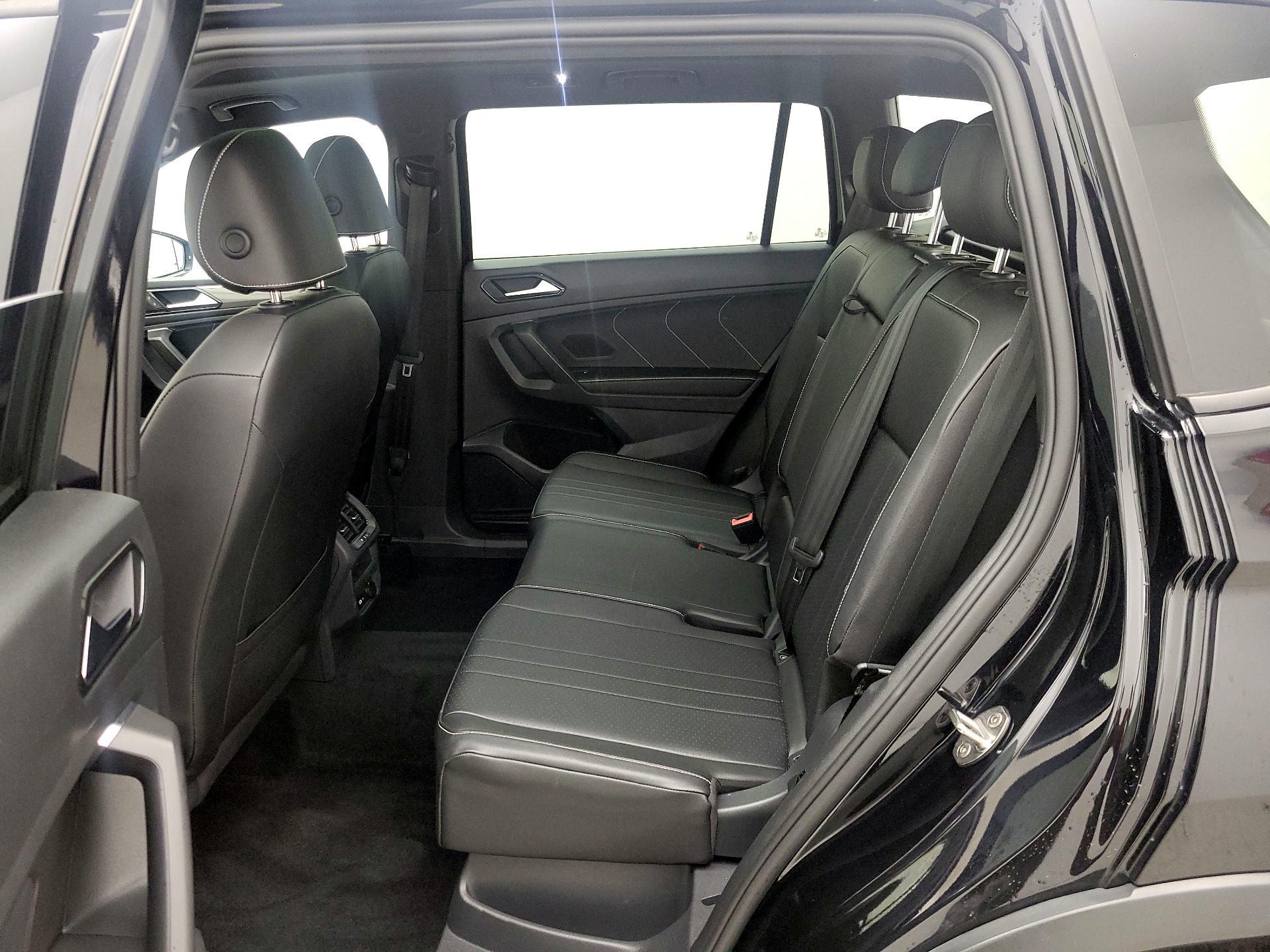 Thumbnail: 2022 Volkswagen Tiguan - 20