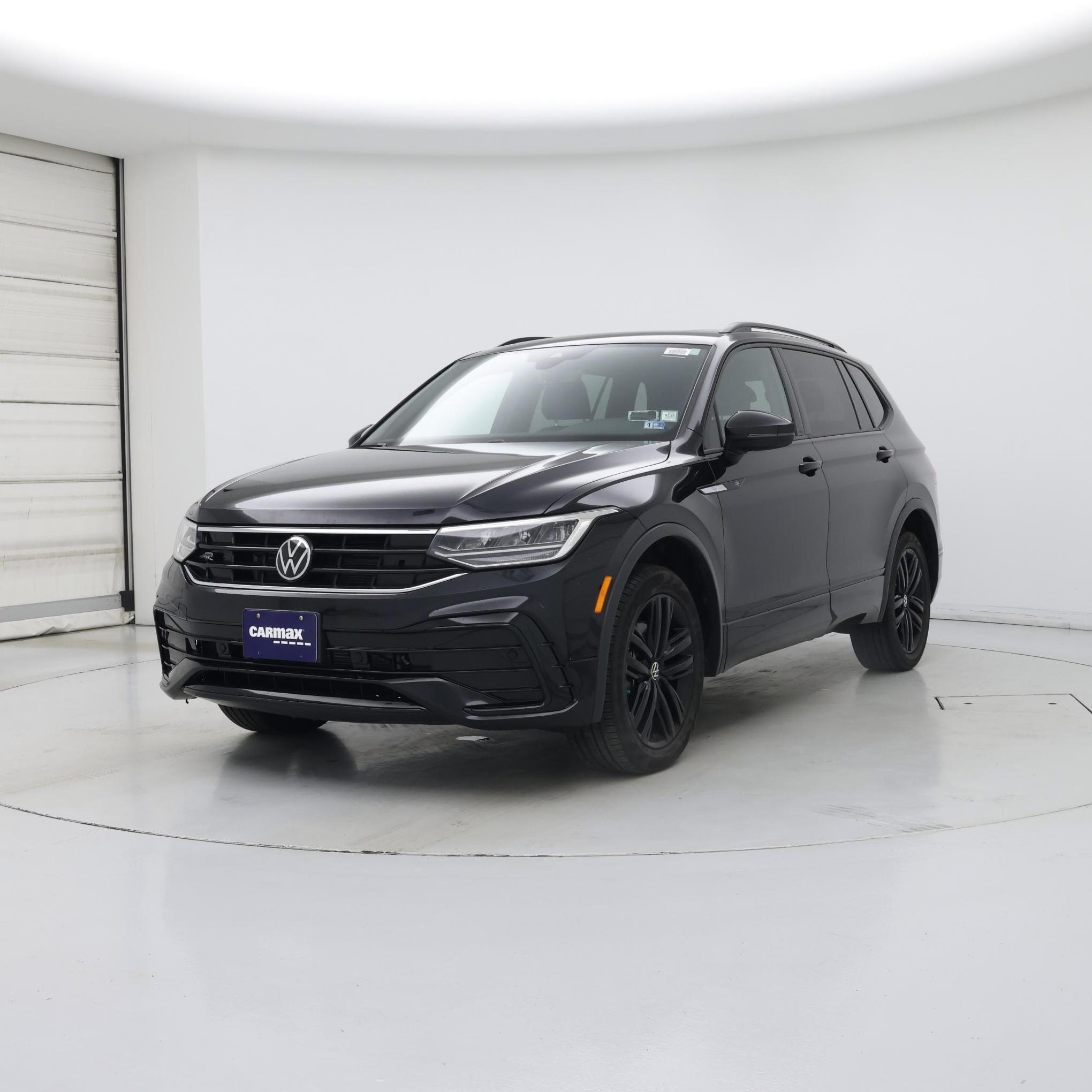 Thumbnail: 2022 Volkswagen Tiguan - 4