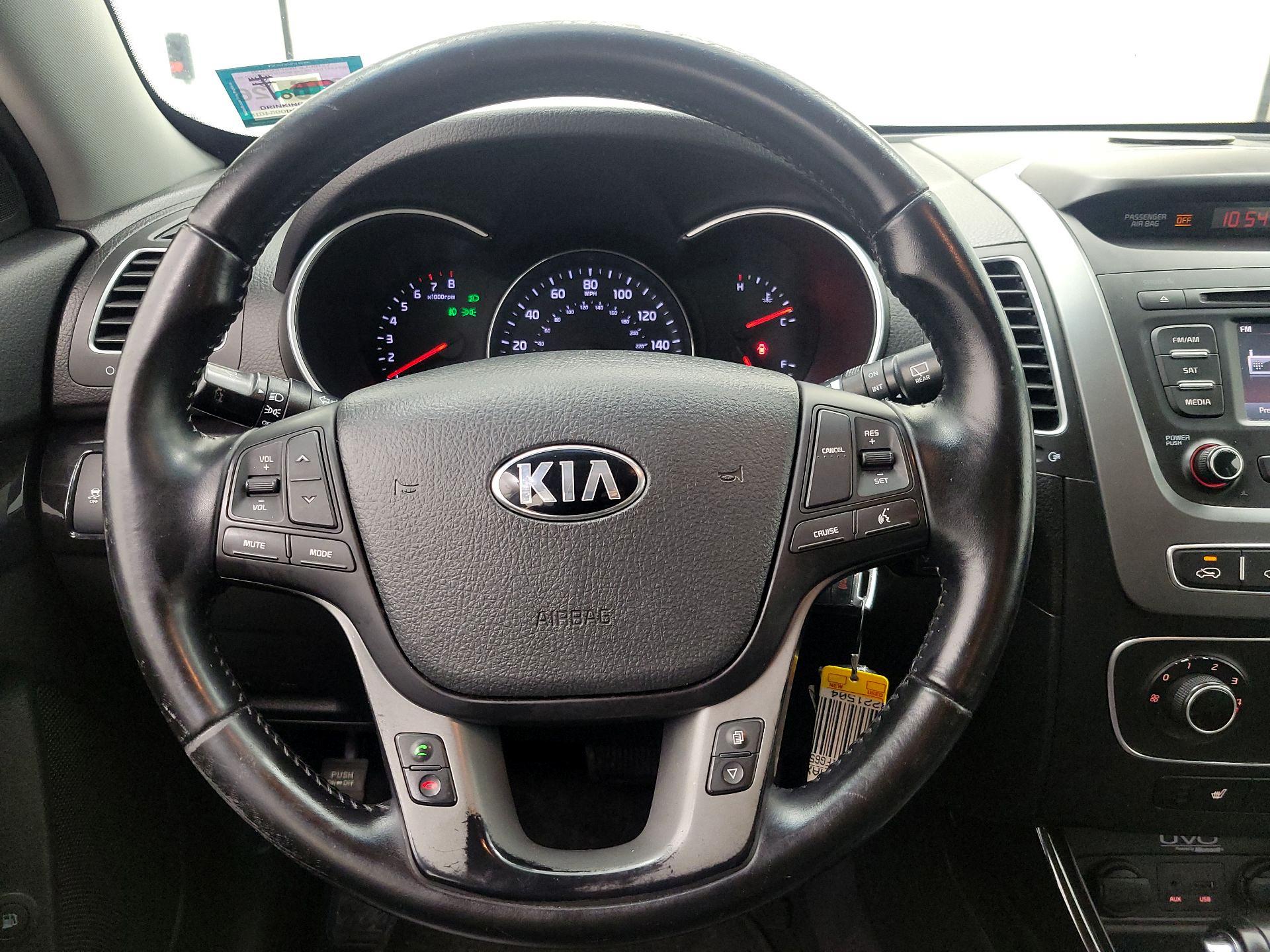 Thumbnail: 2015 Kia Sorento - 10