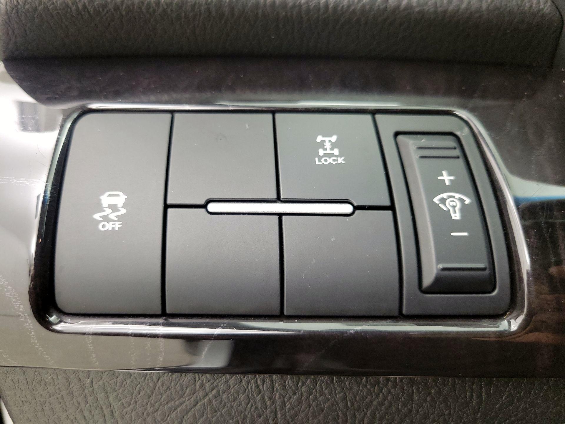 Thumbnail: 2015 Kia Sorento - 13